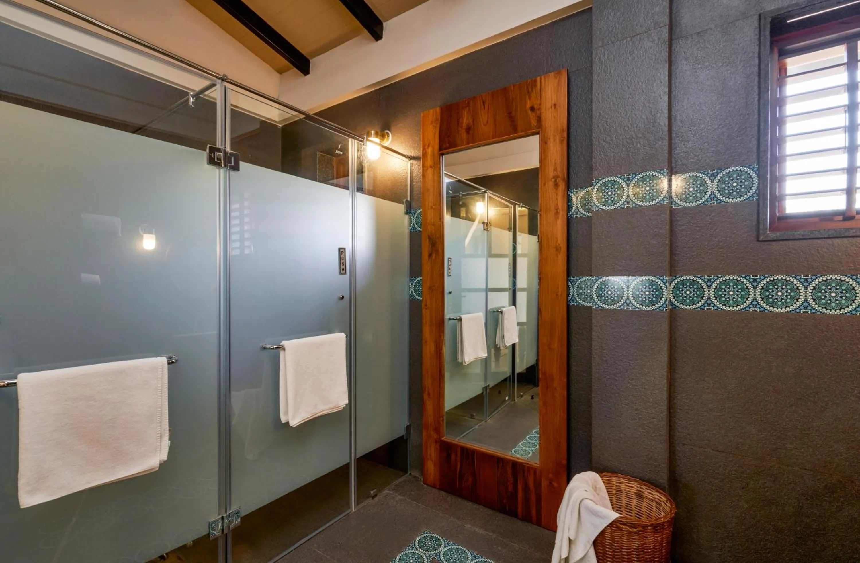 Shower in Viveda Wellness Resort