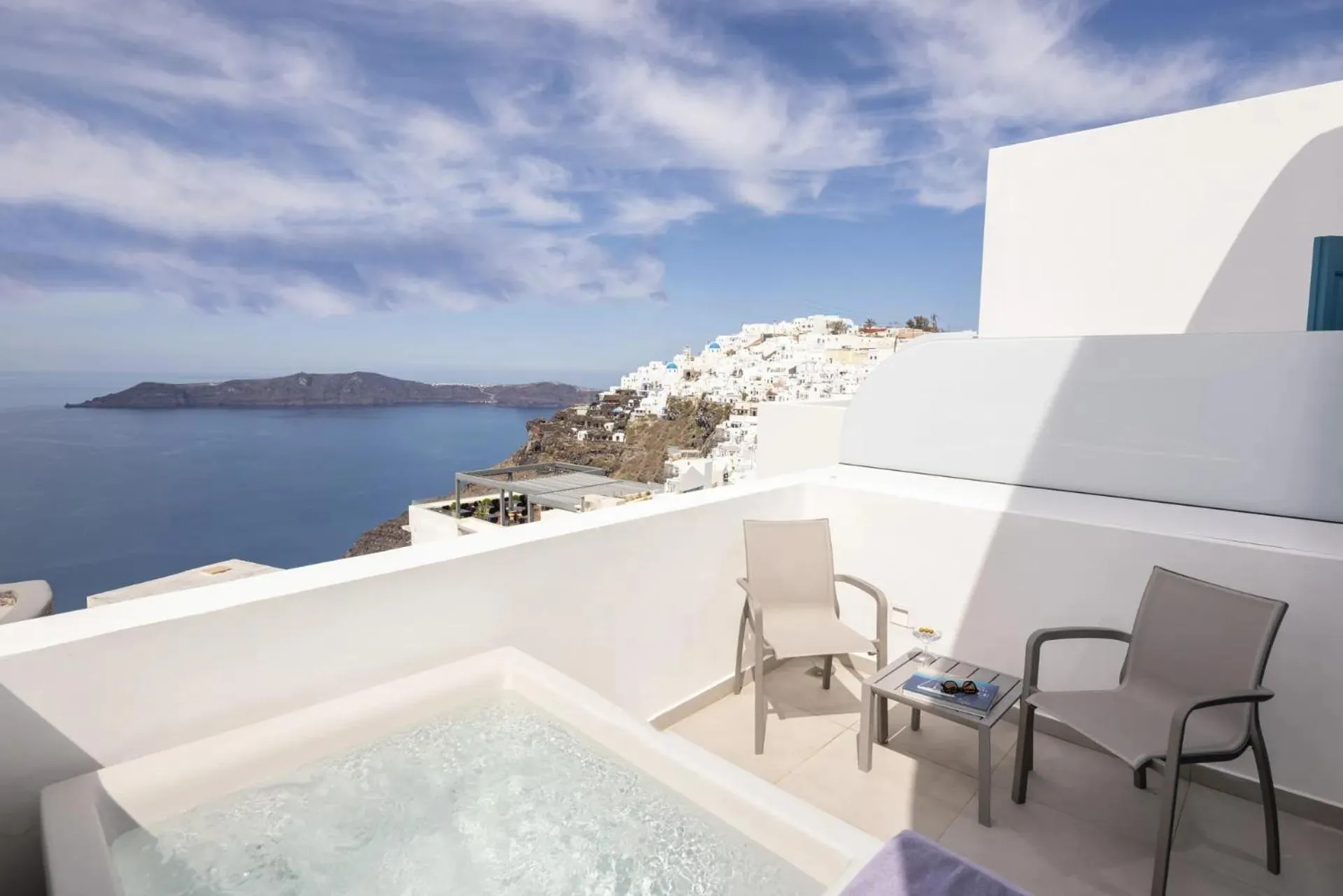 Hot Tub in Aeifos Boutique Hotel