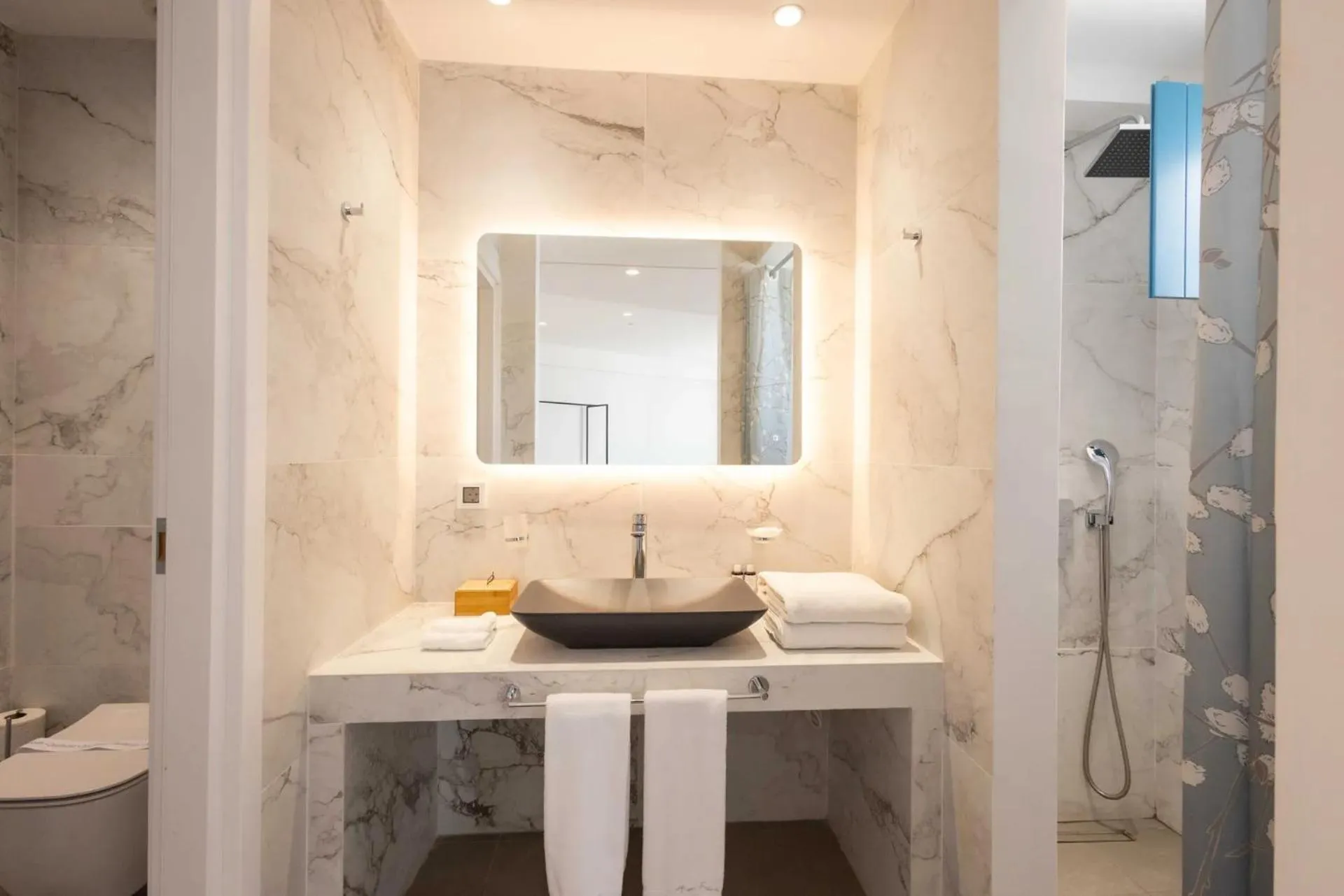 Shower in Aeifos Boutique Hotel