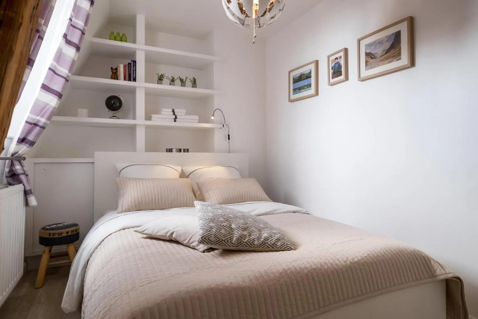 Bed in 2 bedroom apartment in the heart of the old town