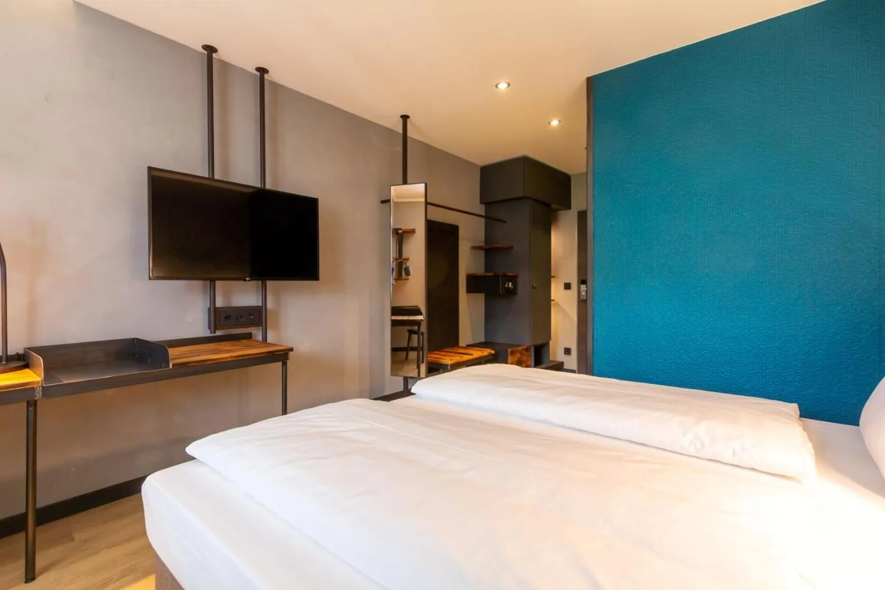 Bed in Unsöld's Factory Hotel