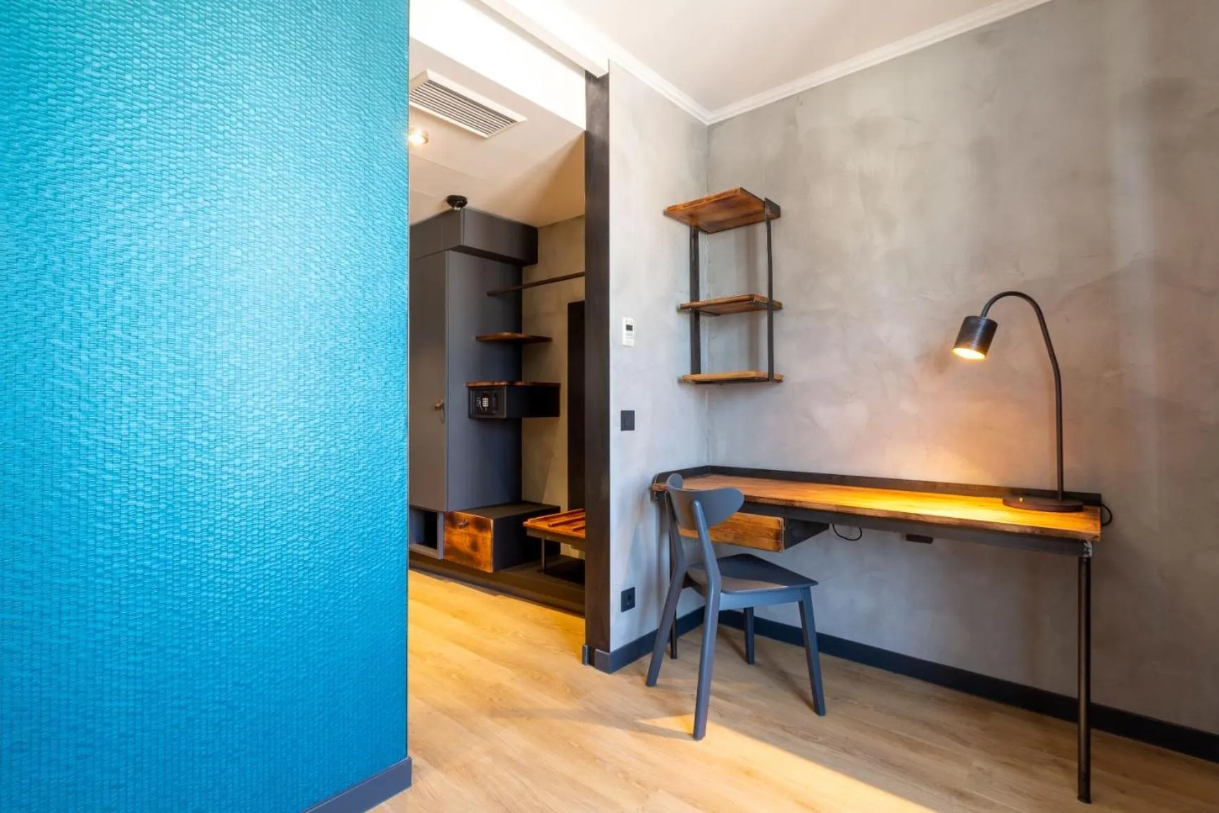 Photo of the whole room in Unsöld's Factory Hotel