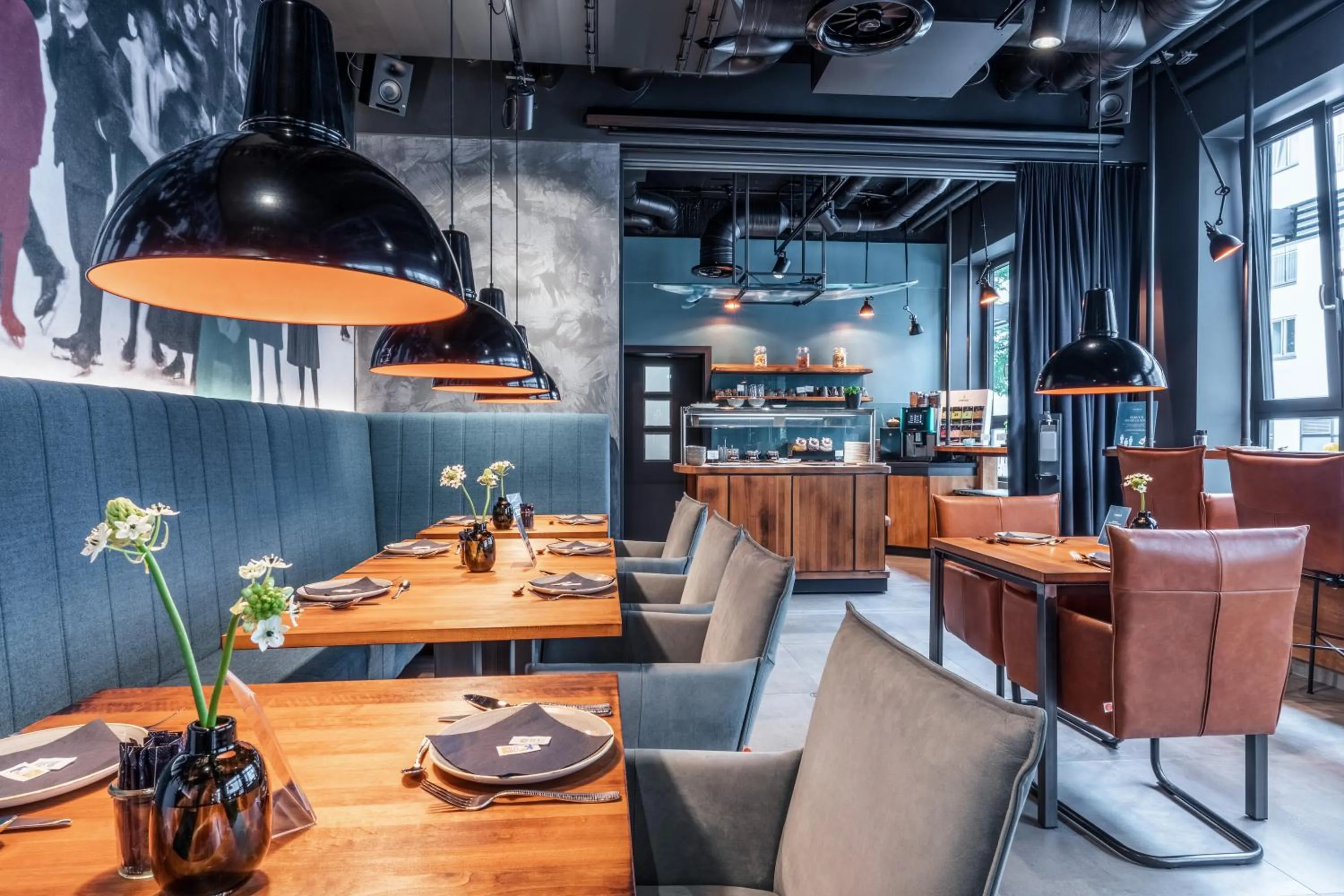 Restaurant/places to eat in Unsöld's Factory Hotel