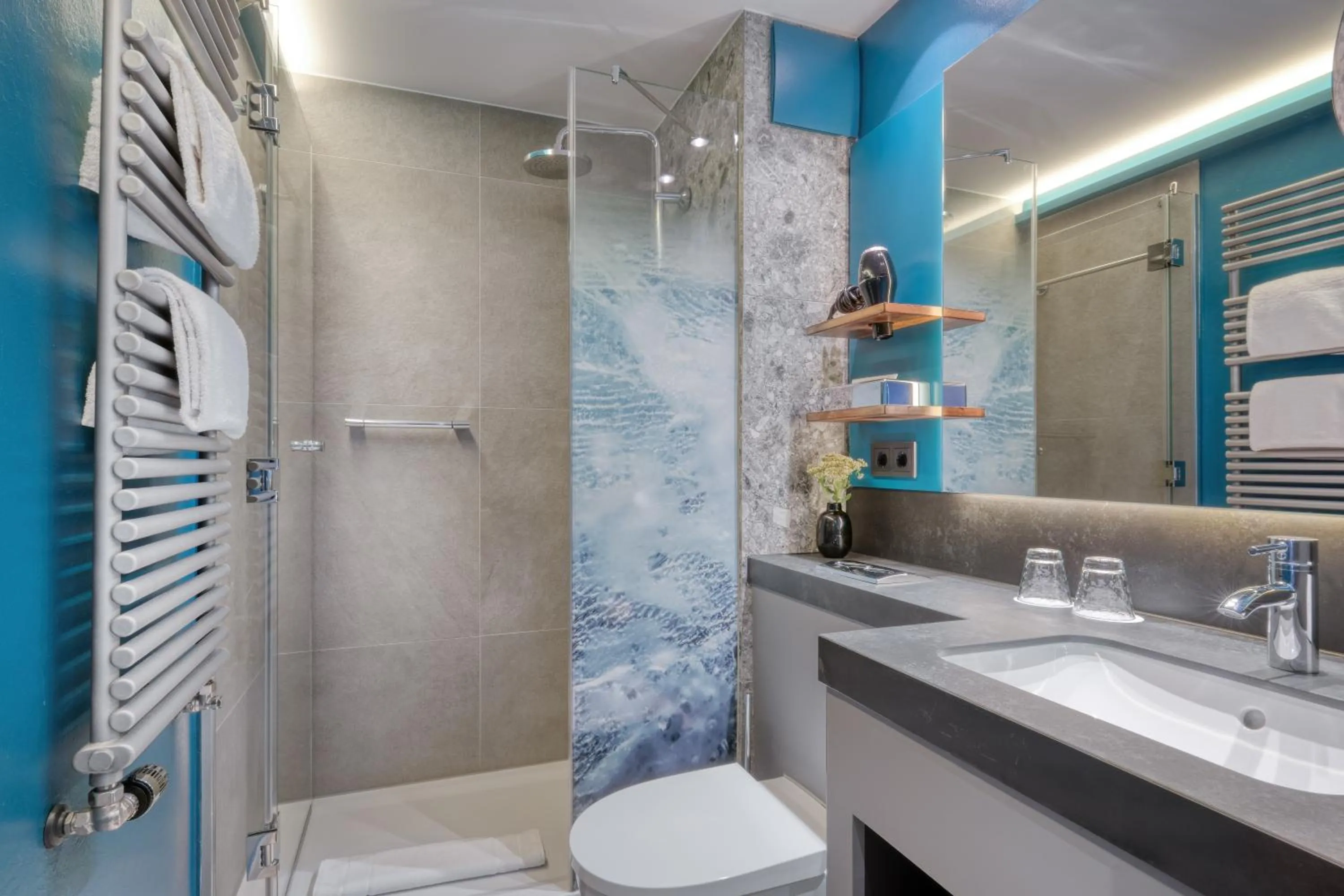 Bathroom in Unsöld's Factory Hotel