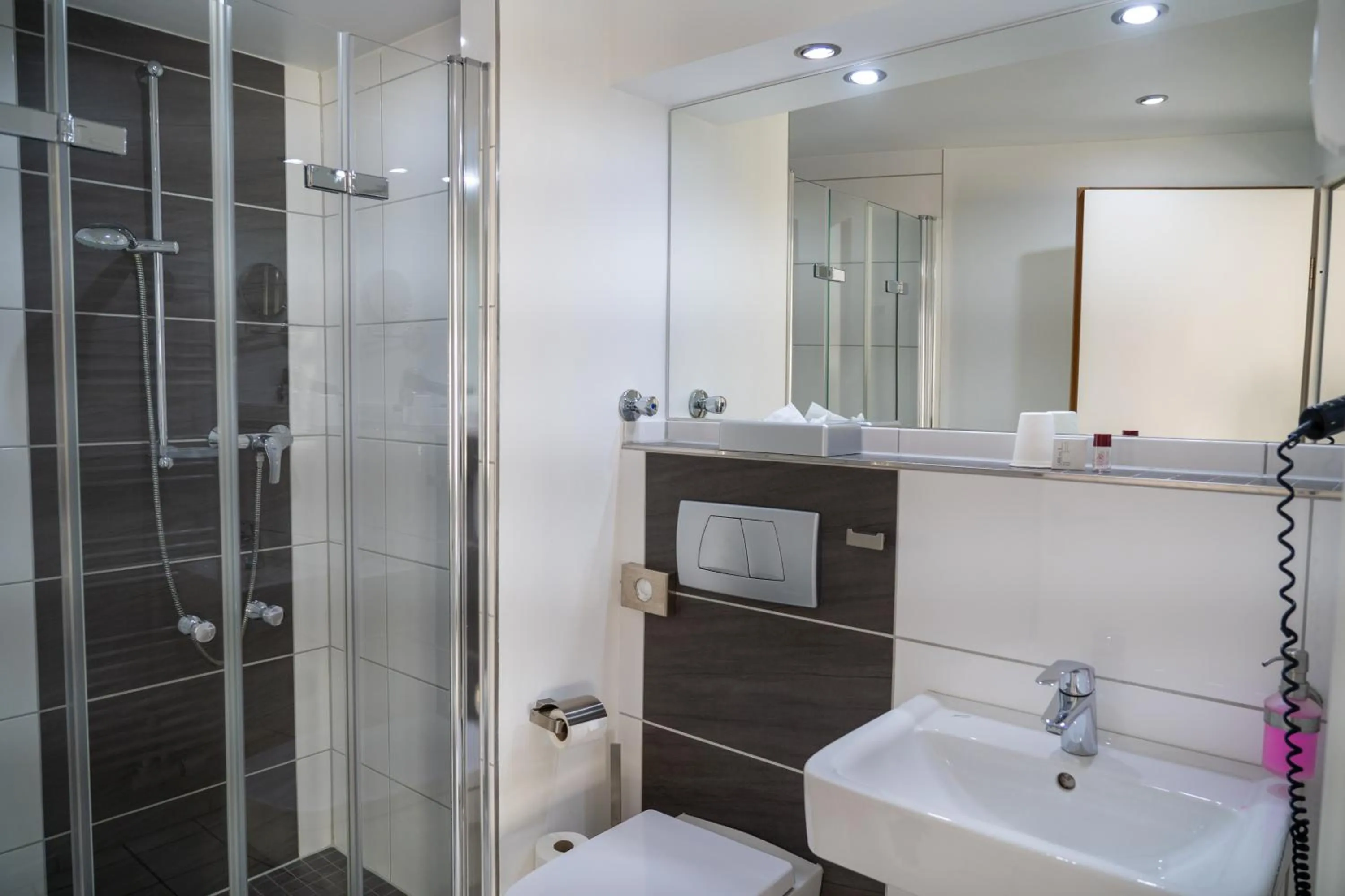 Shower in Hotel am Nikolaiort