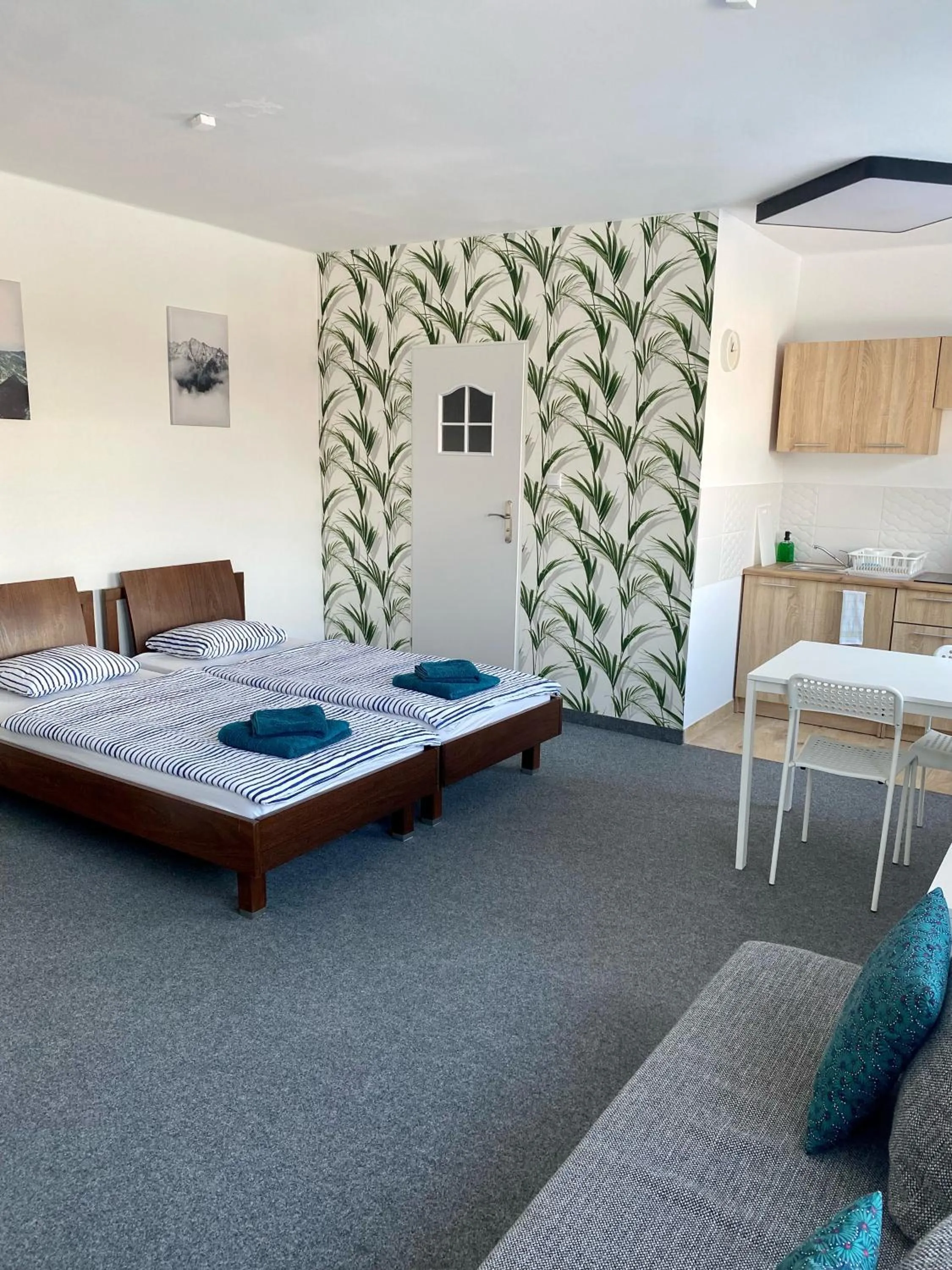 Living room, Bed in Astra Katowice - Aparthotel