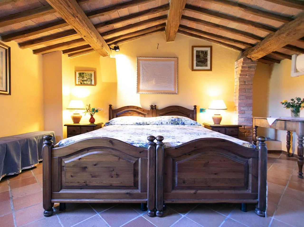 Bed in Villa Santa Chiara