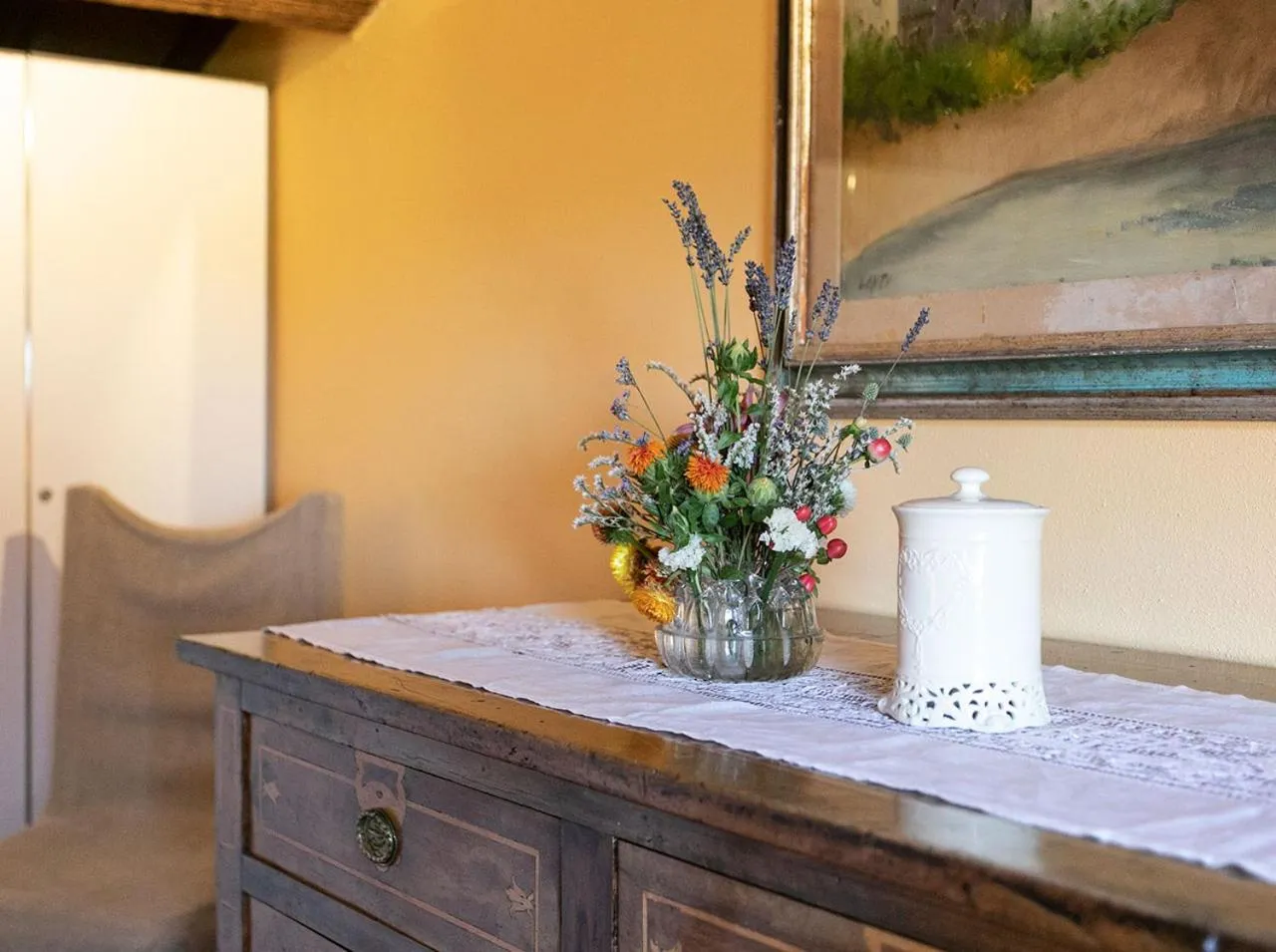 Photo of the whole room in Villa Santa Chiara