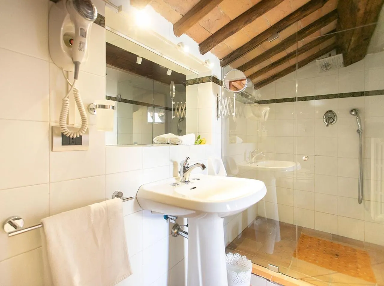 Shower in Villa Santa Chiara