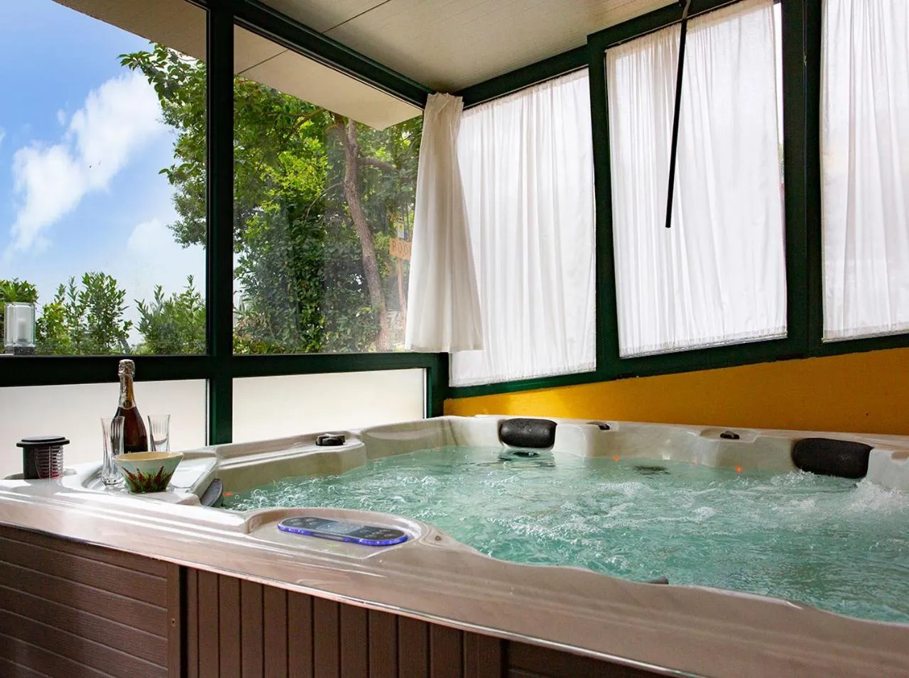 Hot Tub in Villa Santa Chiara