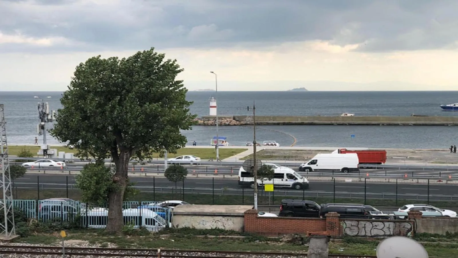 Bird's eye view in RHYTHM HOTEL