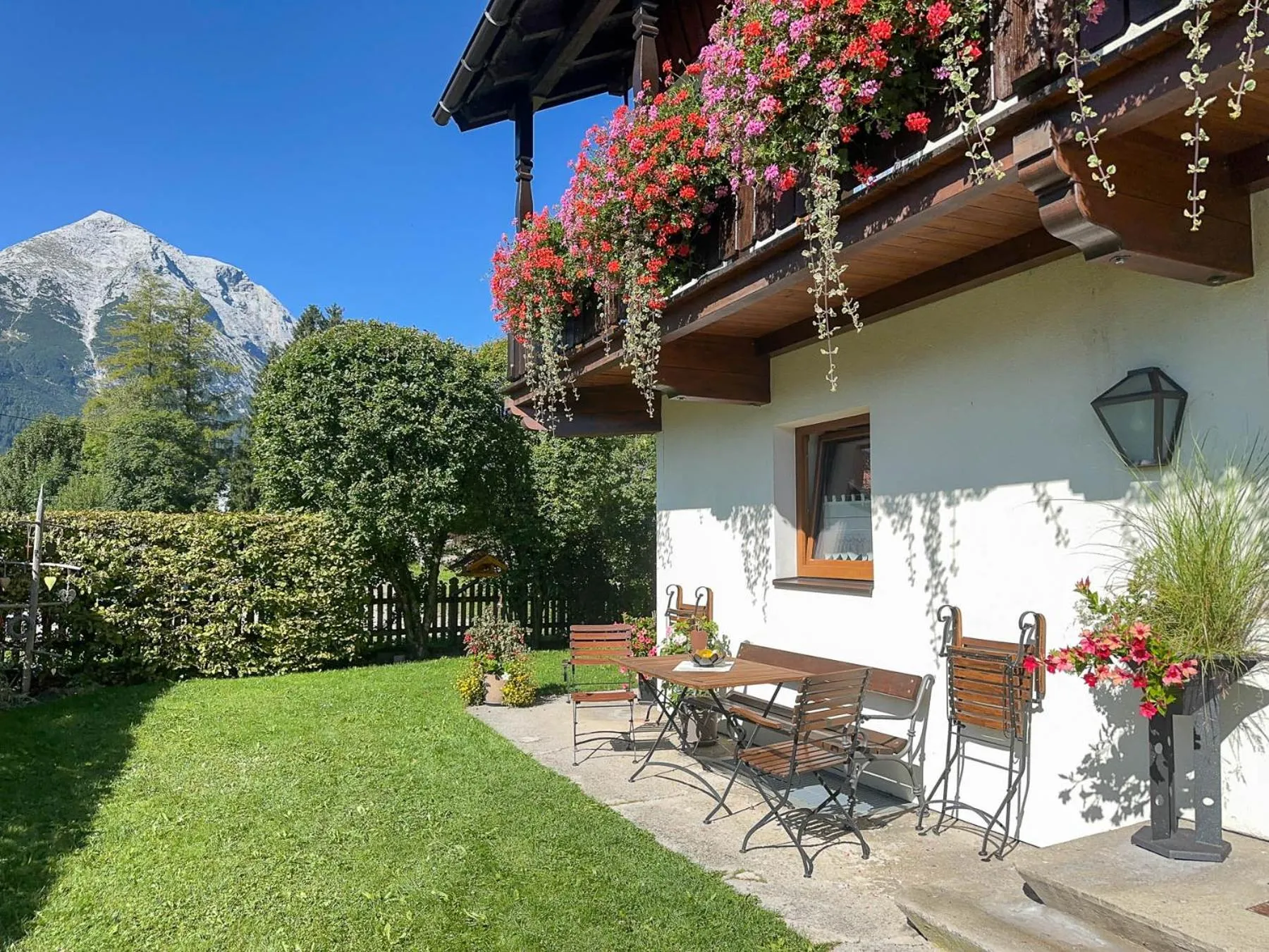 Staff in Alte Schmiede