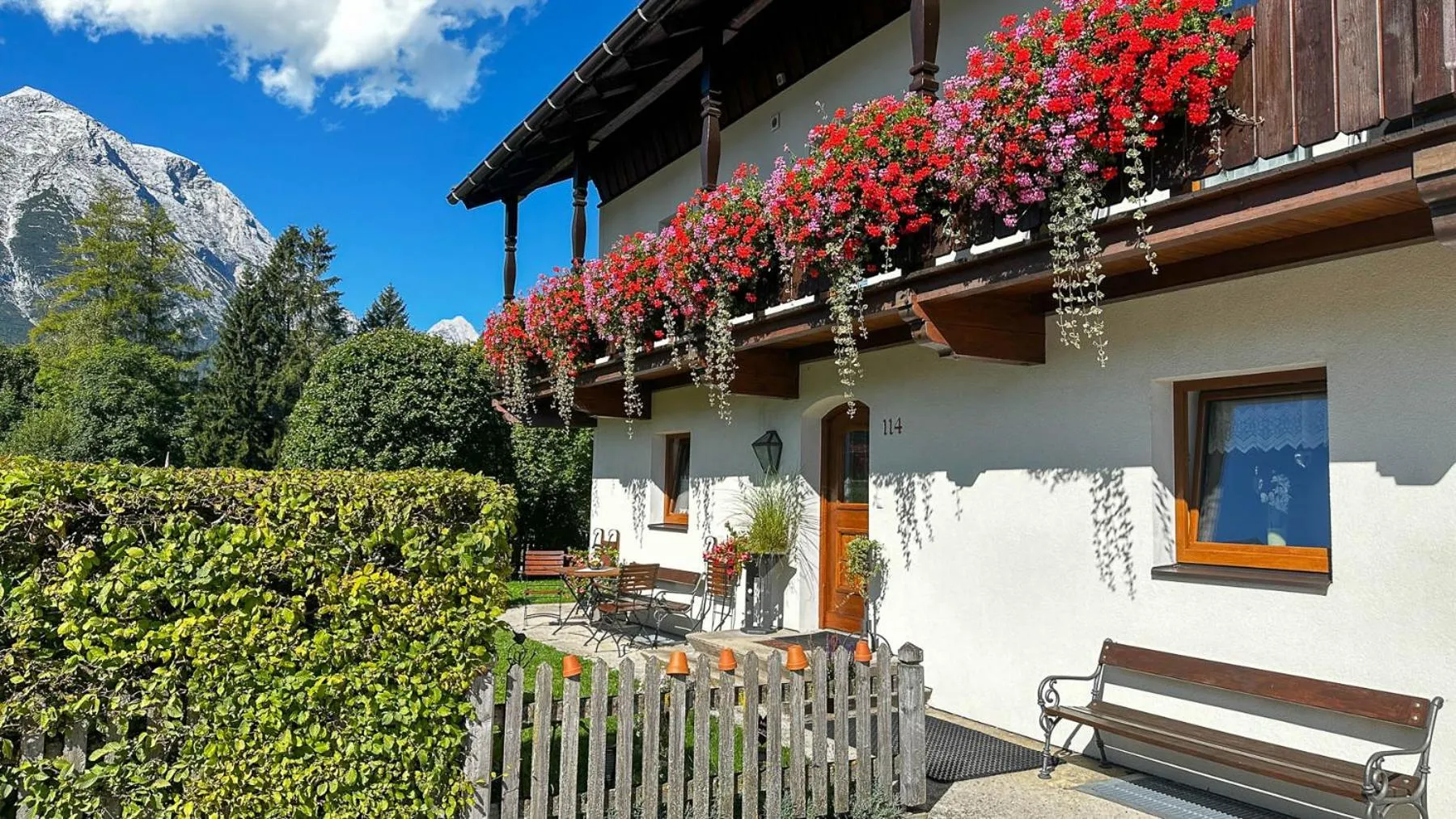 Staff in Alte Schmiede