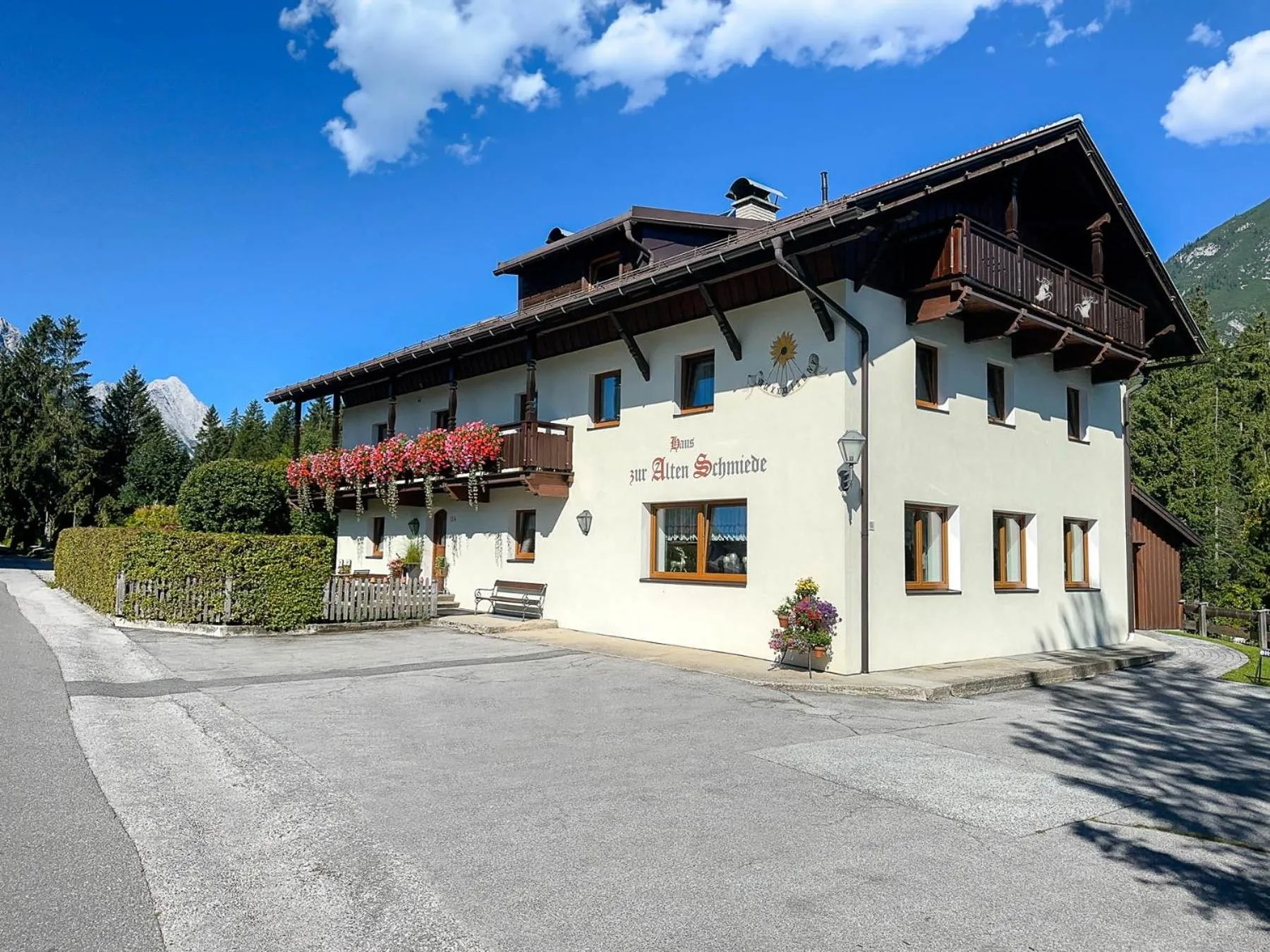 Staff in Alte Schmiede