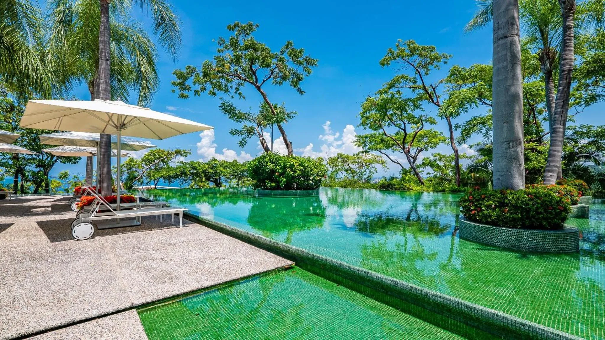 Garden in AVALON - 1002 Amapas Bay Bliss with Private Pool