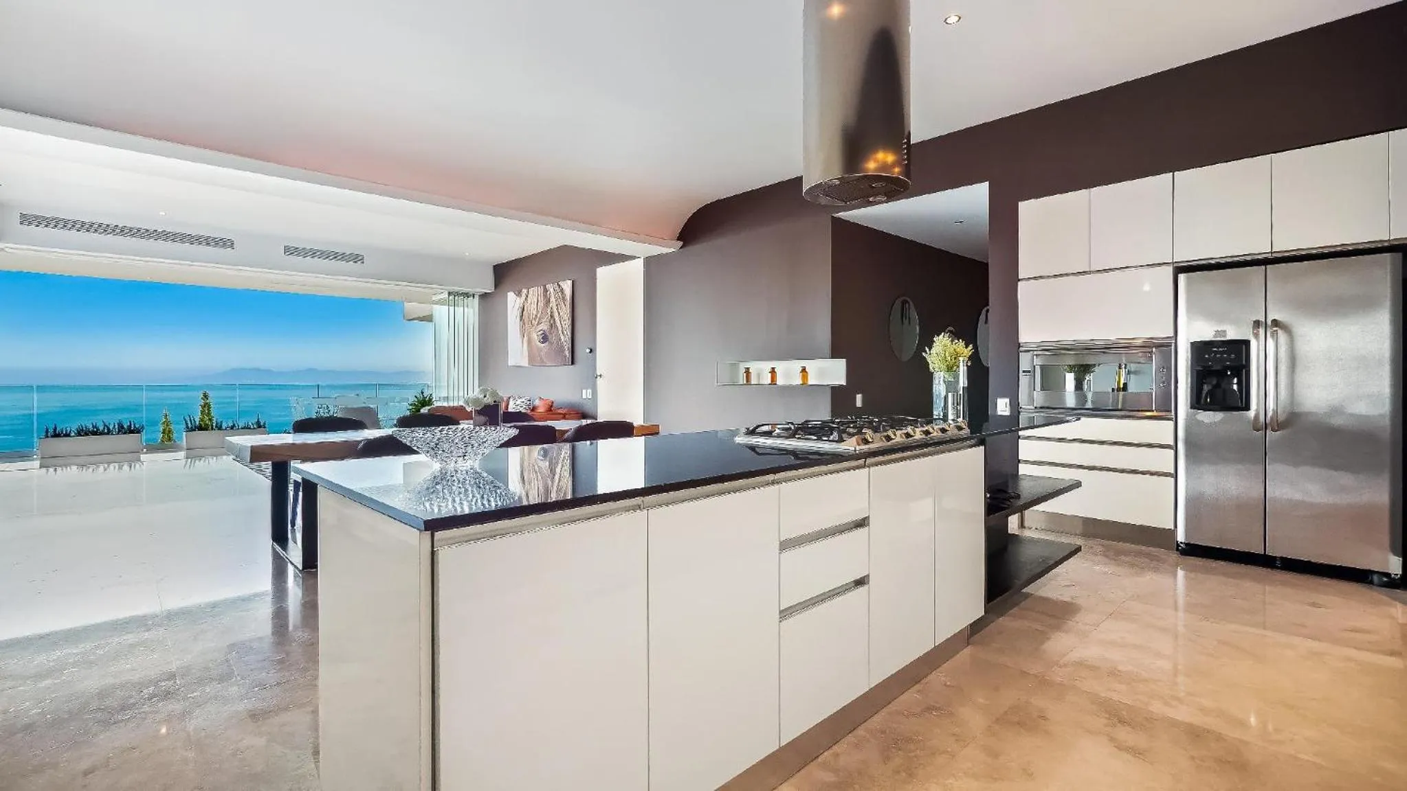 Kitchen or kitchenette in Avalon - 401 Luxury & Breathtaking Sunset Views