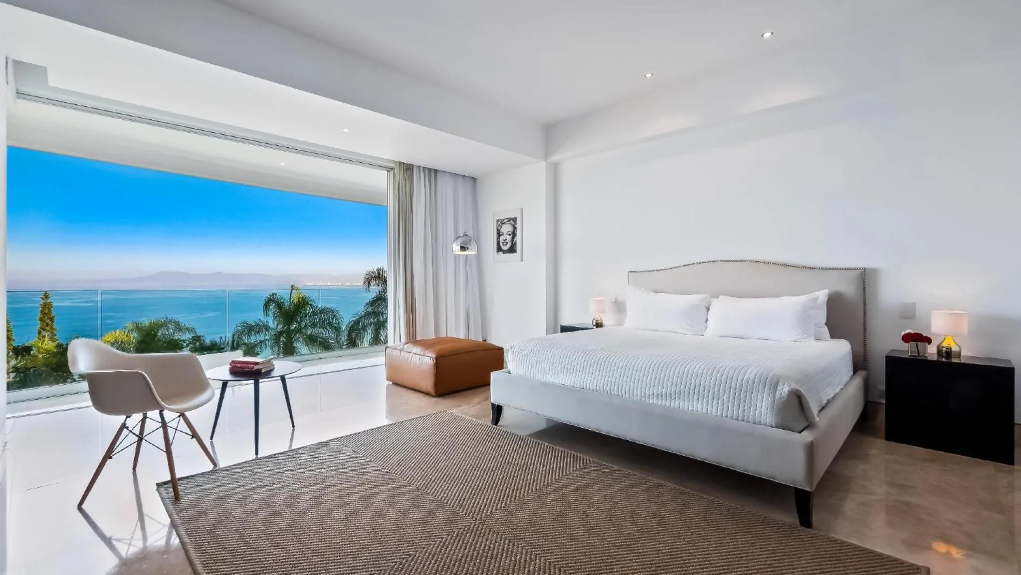 Bedroom, Bed in Avalon - 401 Luxury & Breathtaking Sunset Views