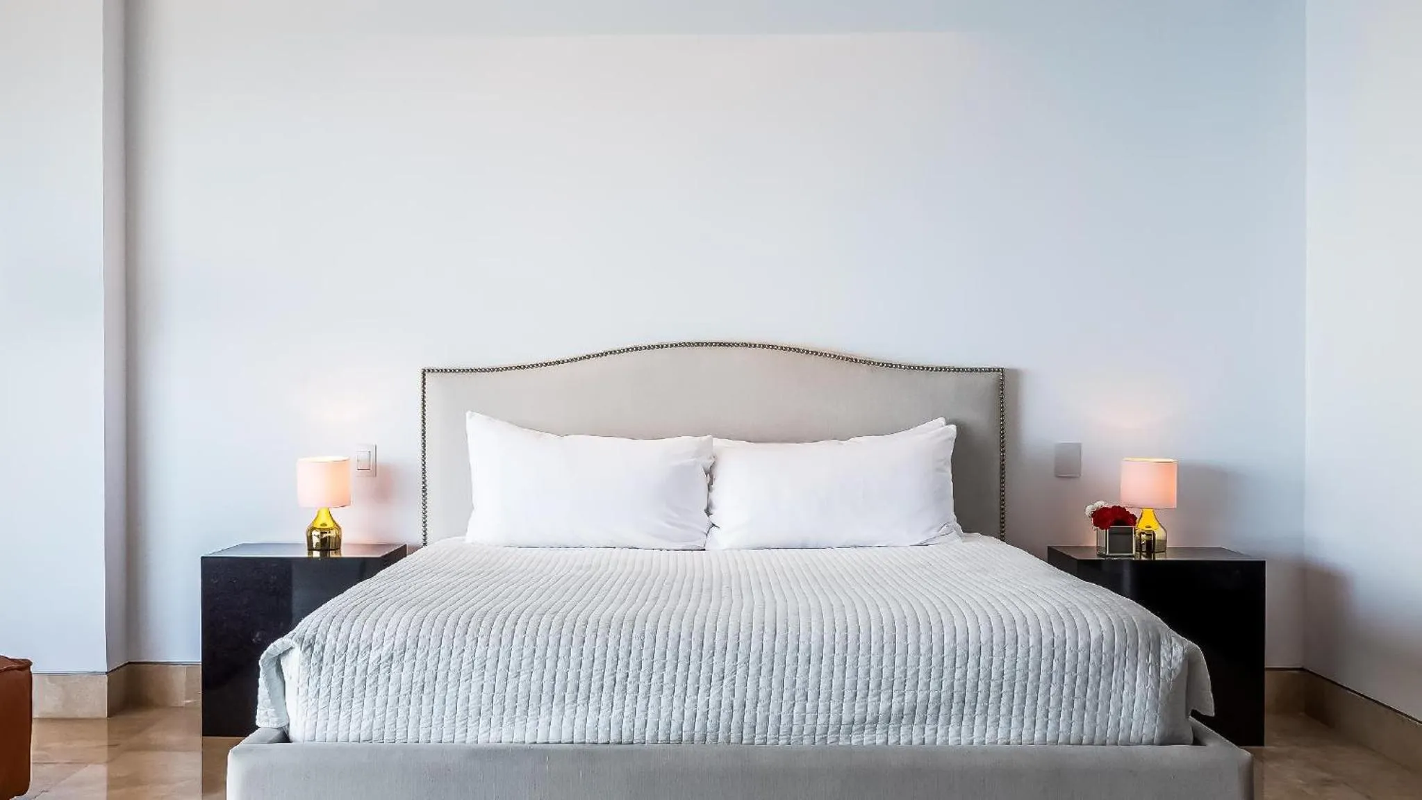 Bed in Avalon - 401 Luxury & Breathtaking Sunset Views