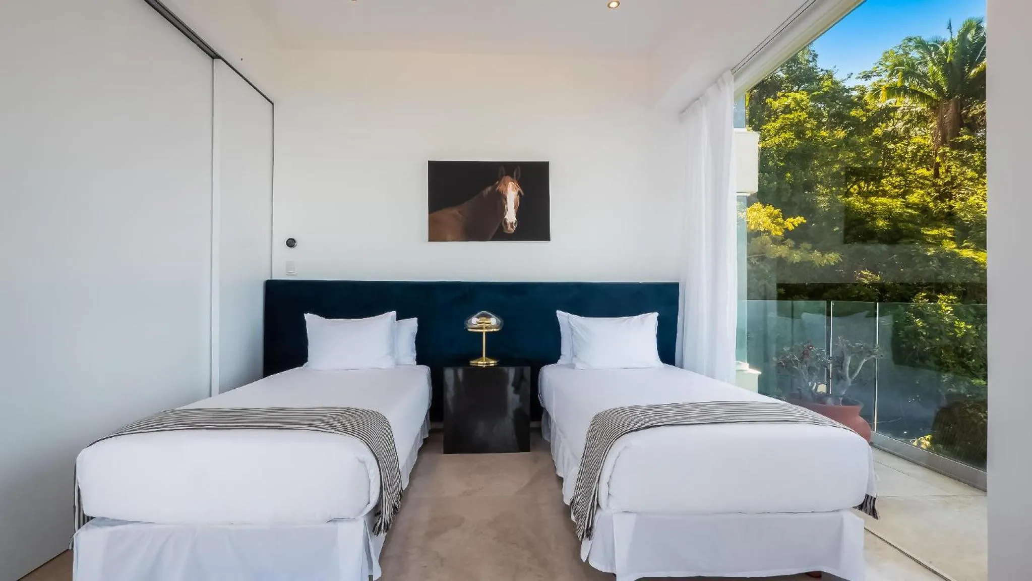 Bed in Avalon - 401 Luxury & Breathtaking Sunset Views