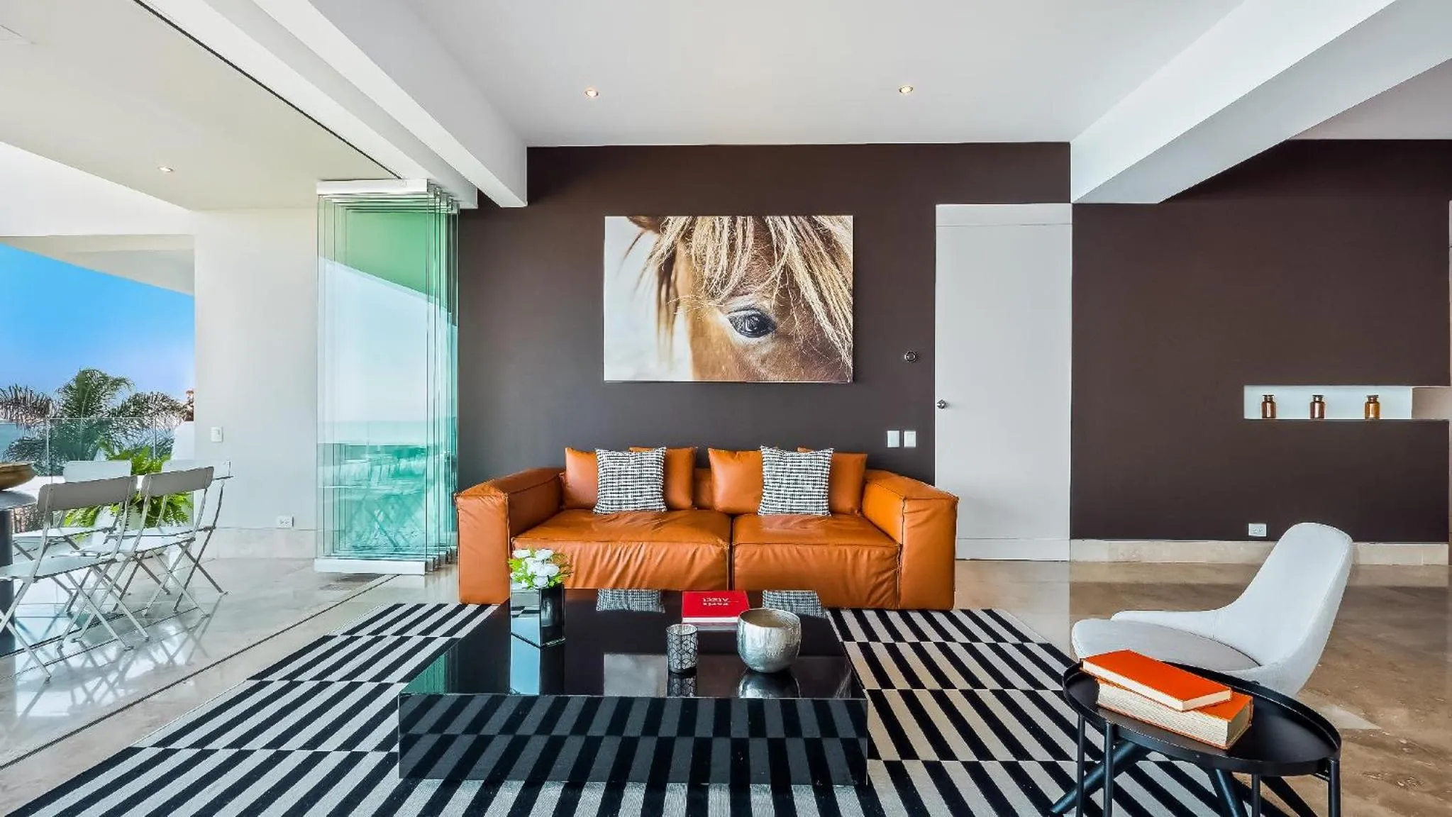 Living room in Avalon - 401 Luxury & Breathtaking Sunset Views