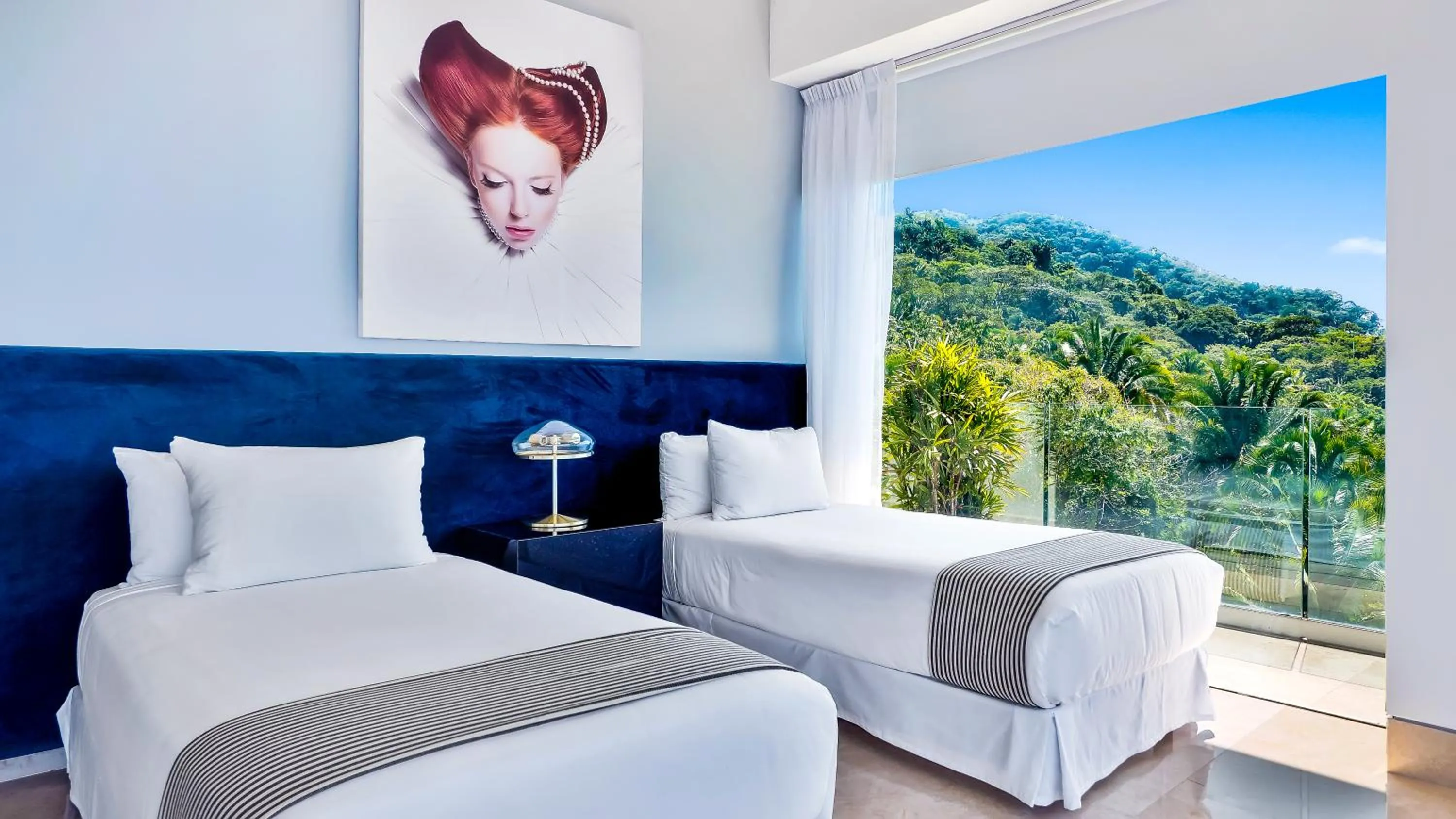 Bedroom, Bed in Avalon - 801 Top Sky Bar Pool 3 BR in Amapas