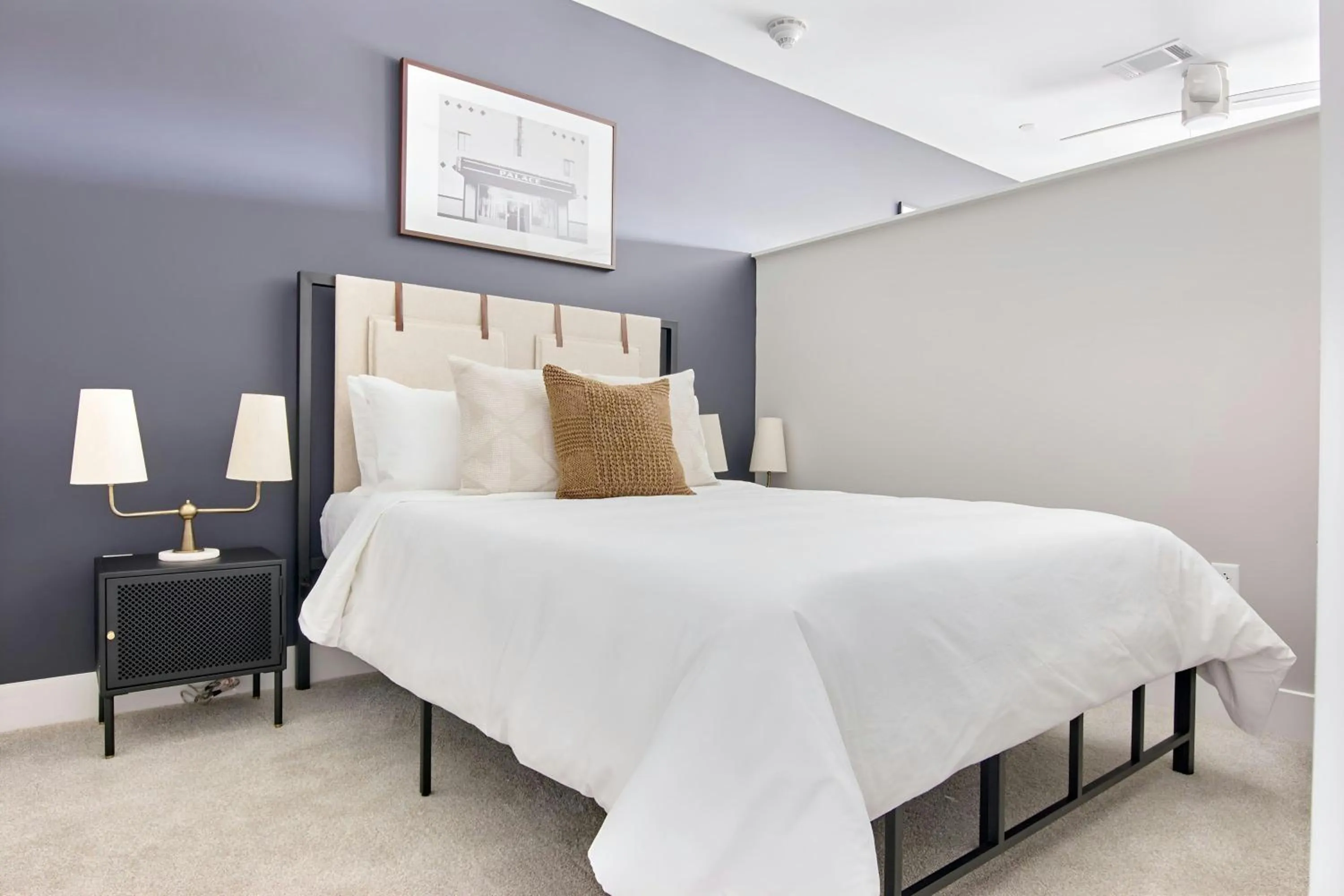 Bedroom, Bed in Sonder by Marriott Bonvoy Belcourt Apartments Hillsboro Village