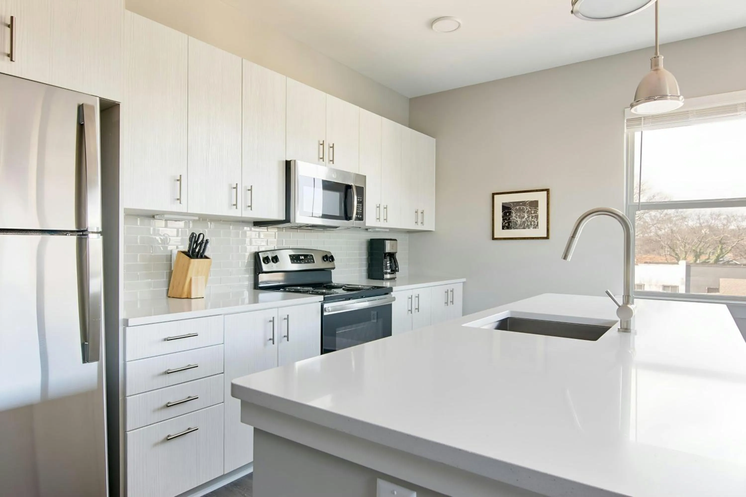 Kitchen or kitchenette in Sonder by Marriott Bonvoy Belcourt Apartments Hillsboro Village