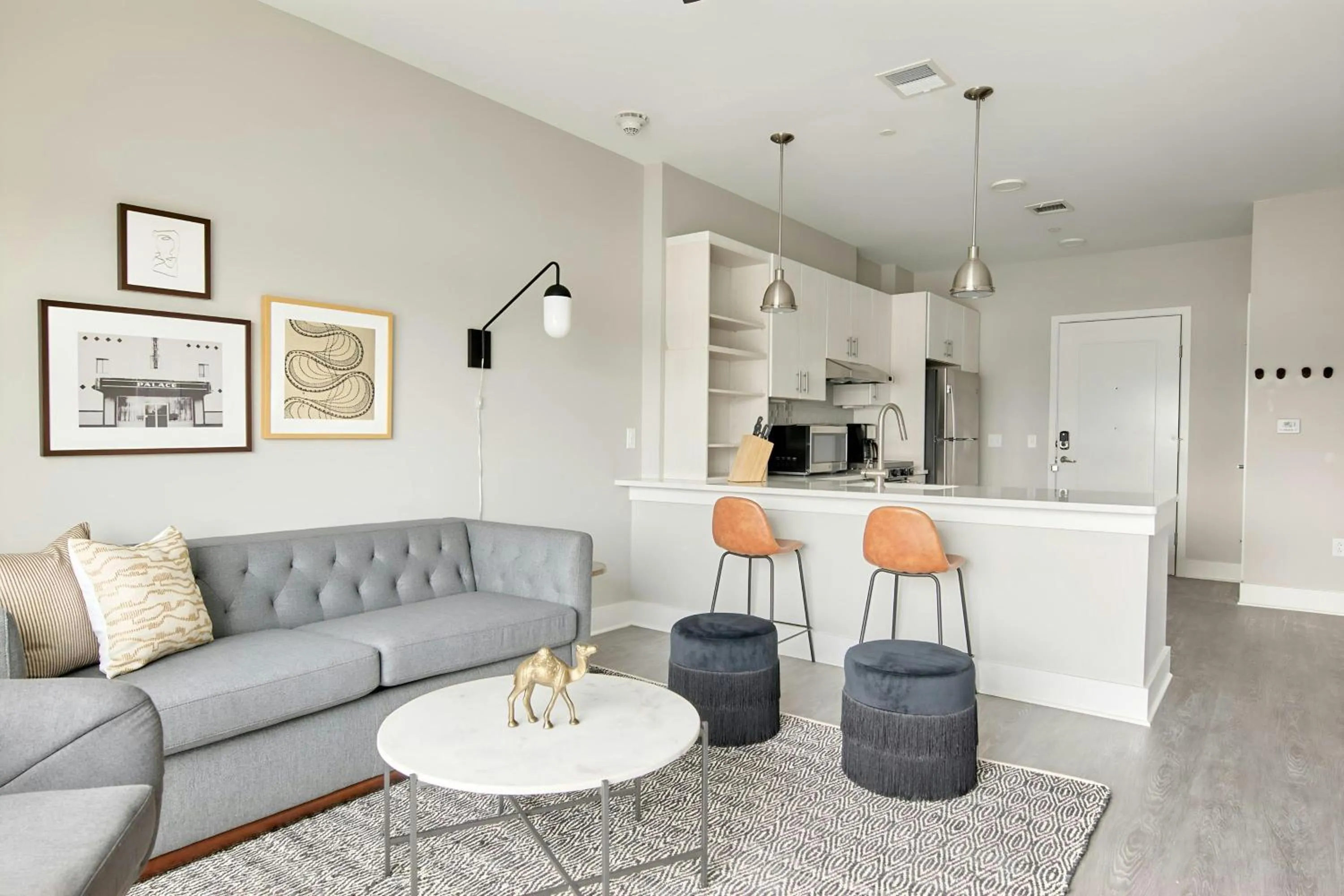 Living room in Sonder by Marriott Bonvoy Belcourt Apartments Hillsboro Village