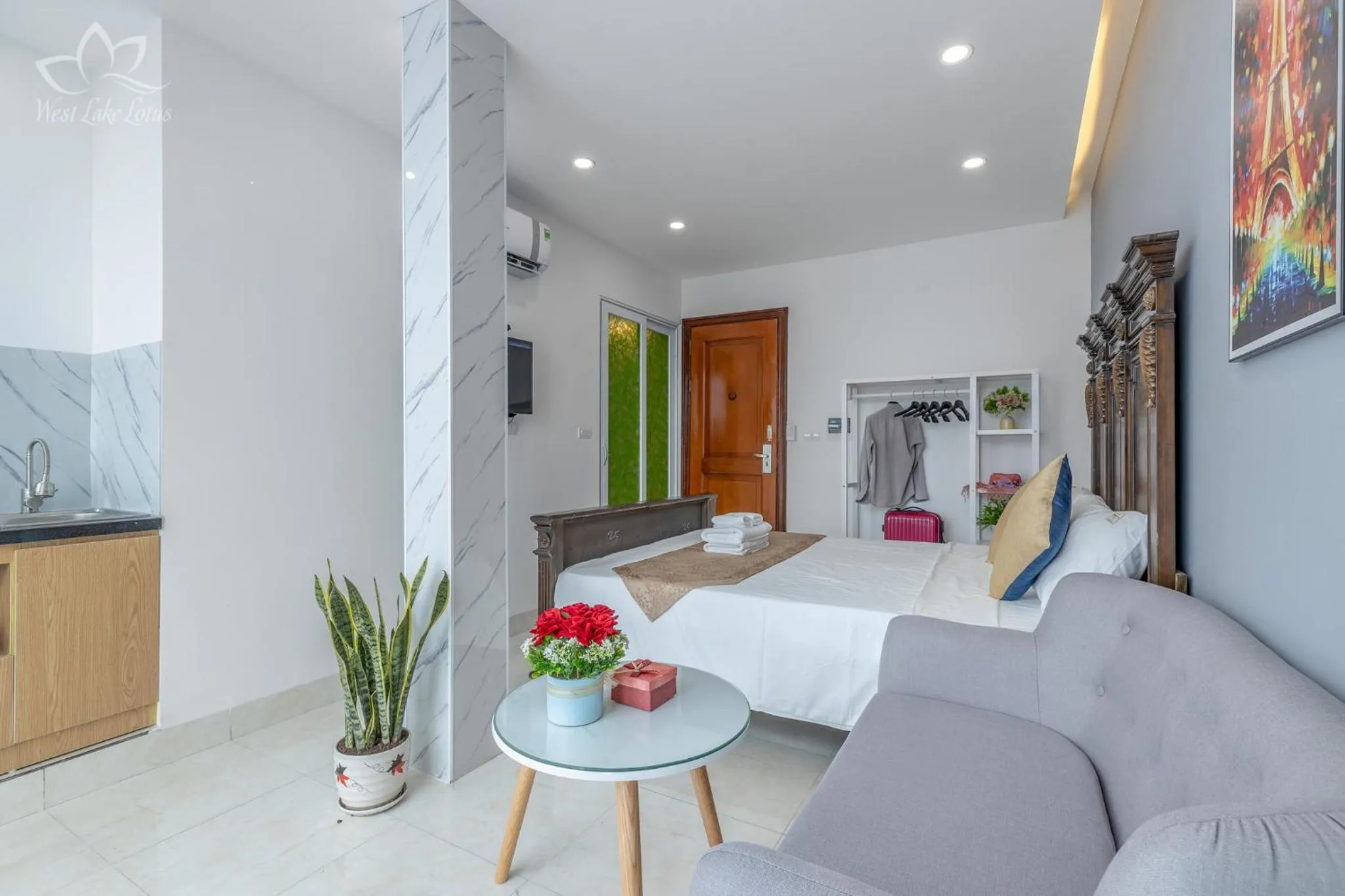 Photo of the whole room, Bed in The Lakeview - West Lake Lotus Apartments