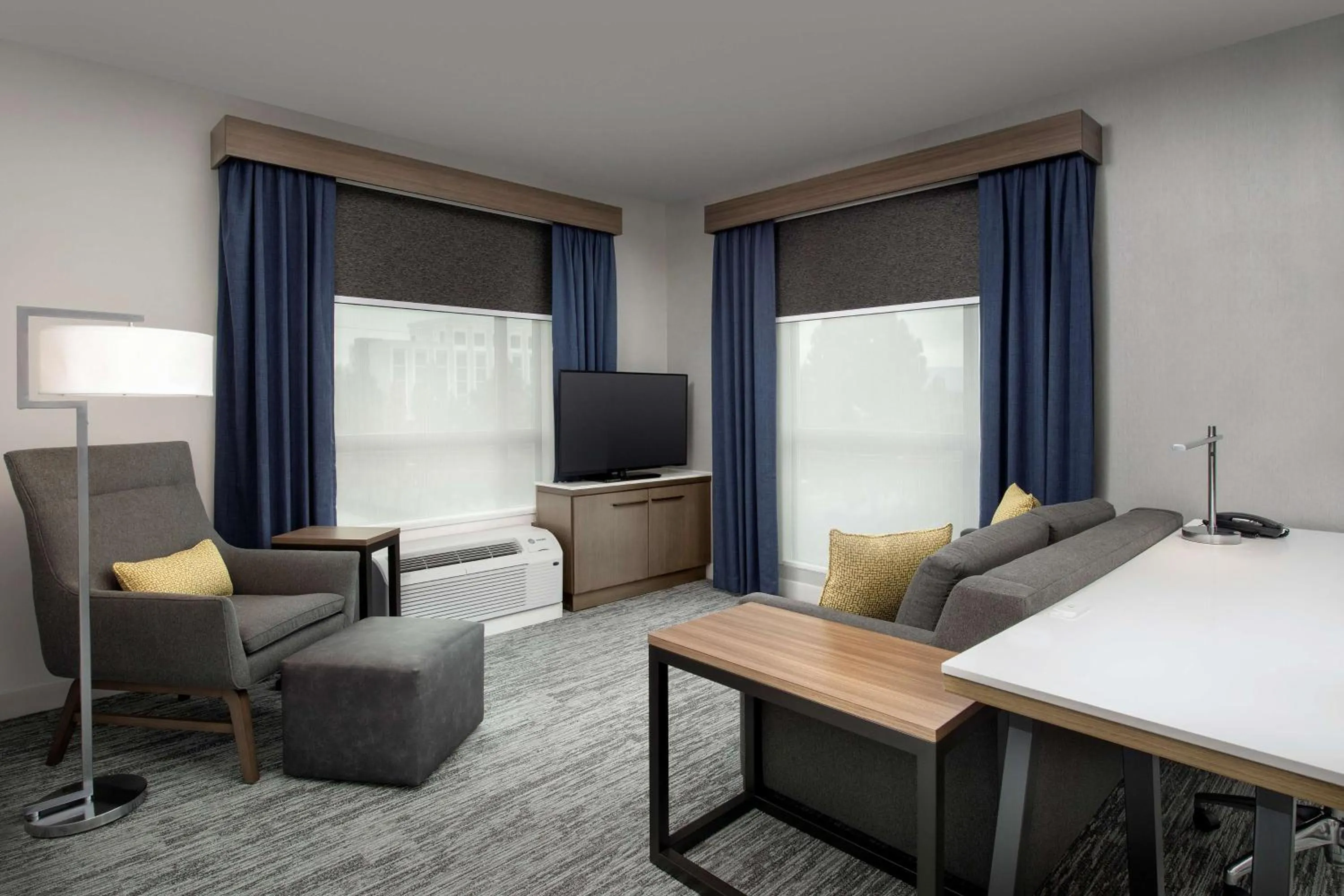 Bedroom in Hilton Garden Inn San Jose Airport