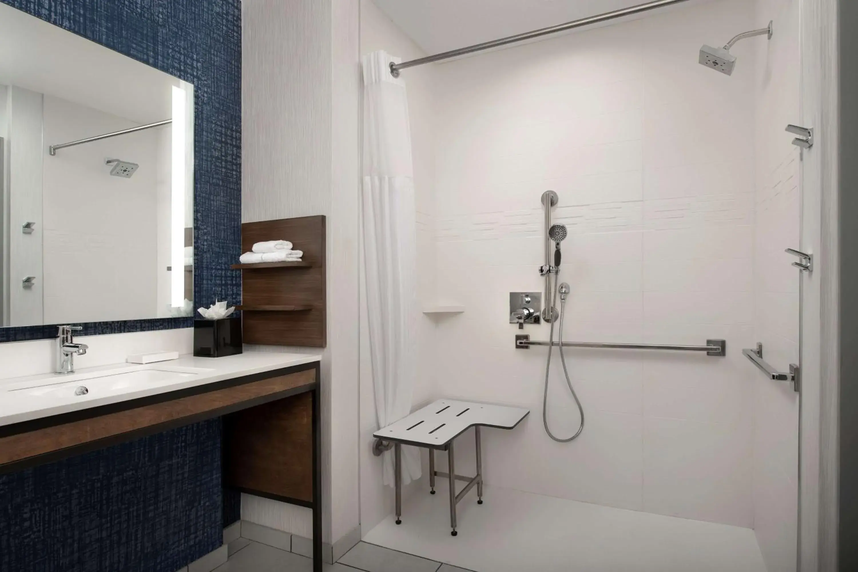 King Room with Roll-In Shower - Mobility Access in Hilton Garden Inn San Jose Airport King Room with Roll-In Shower - Mobility Access in Hilton Garden Inn San Jose Airport