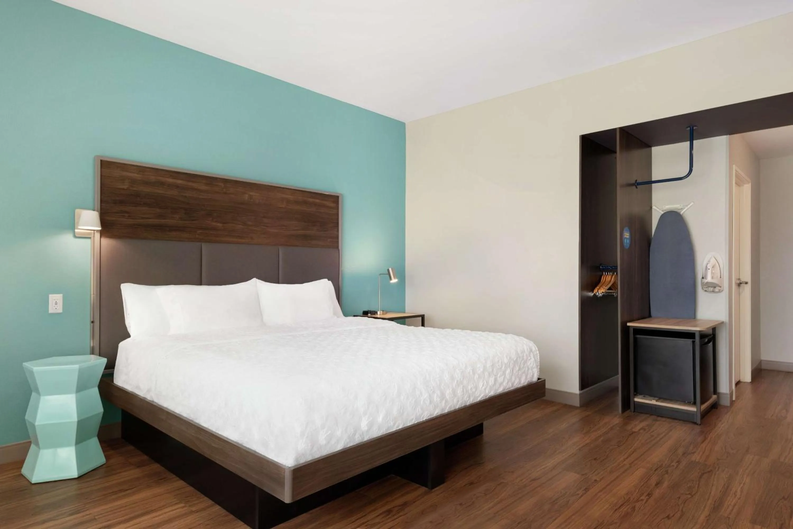 Bed in Tru By Hilton Sandusky, Oh