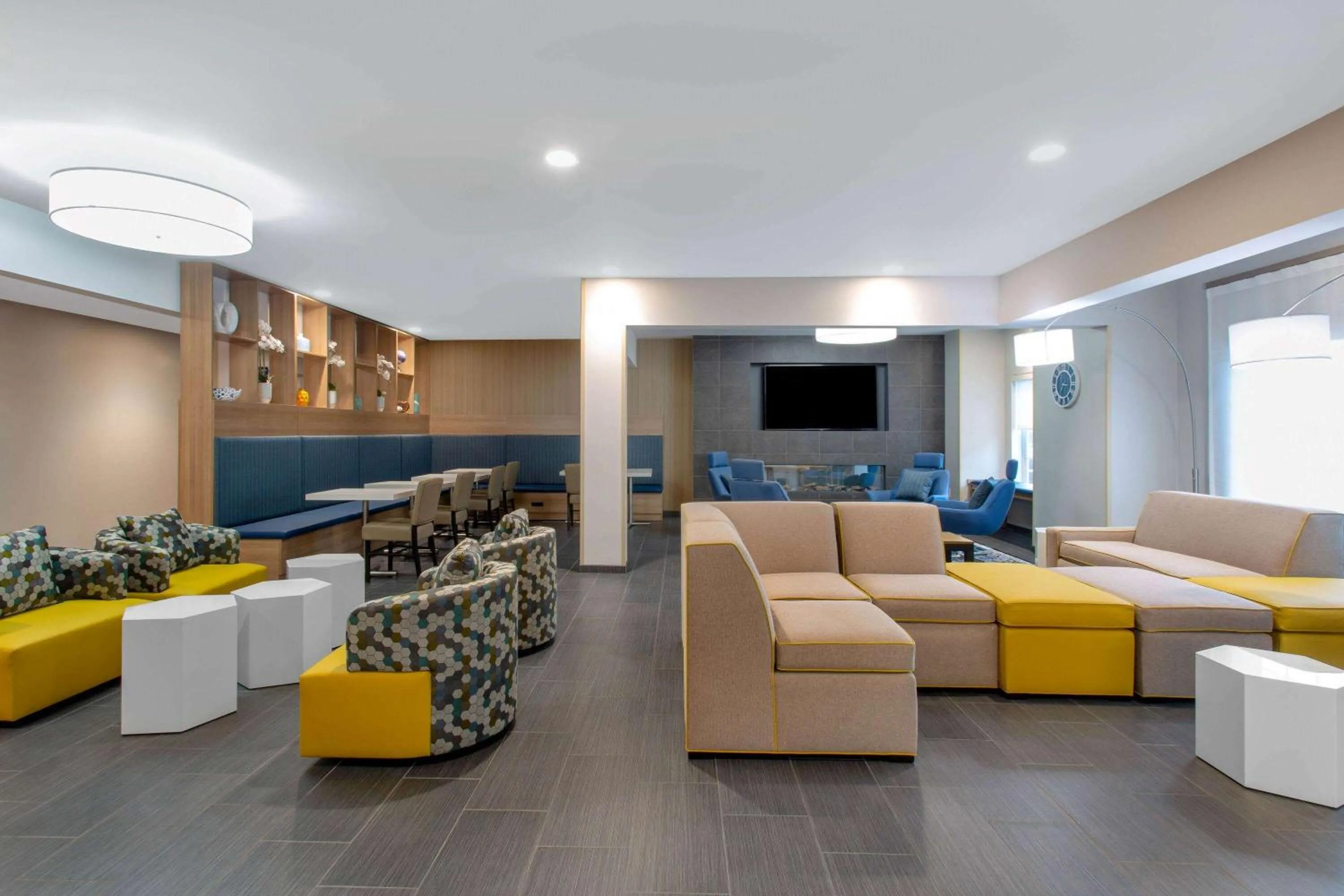 Lobby or reception in Microtel Inn & Suites by Wyndham Amsterdam NY
