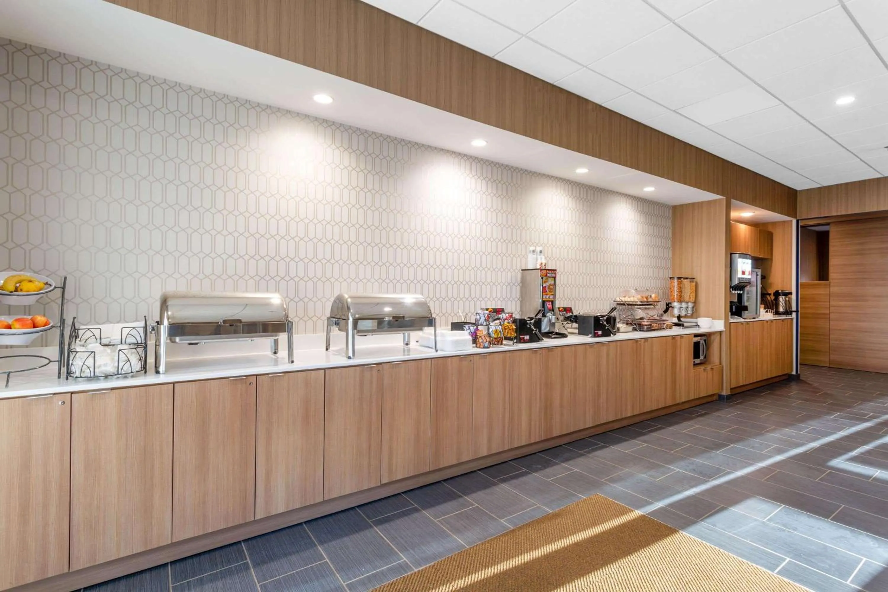 Restaurant/places to eat in Microtel Inn Suites by Wyndham South Hill