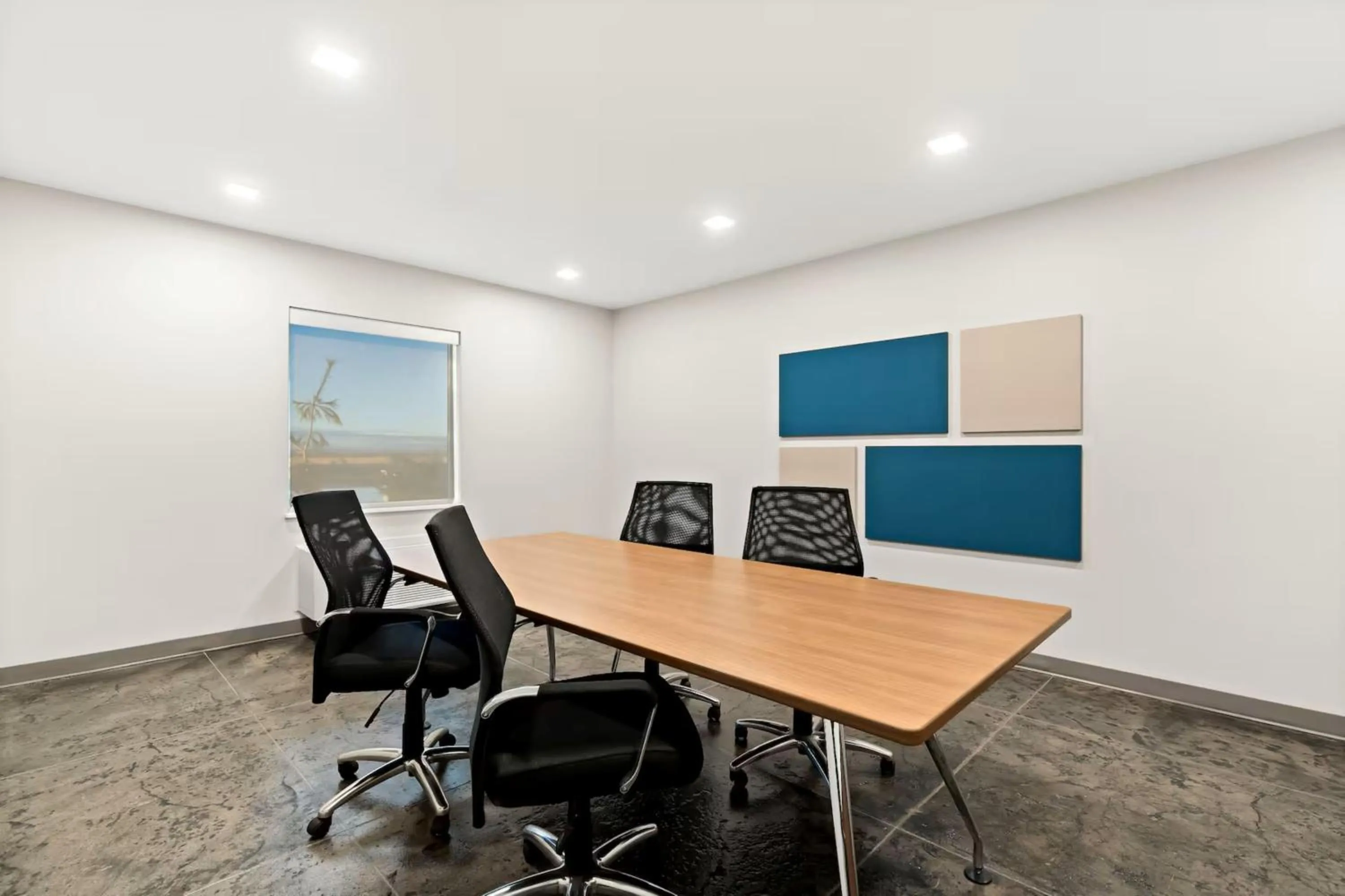 Meeting/conference room in Holiday Inn Express & Suites George - Quincy South by IHG