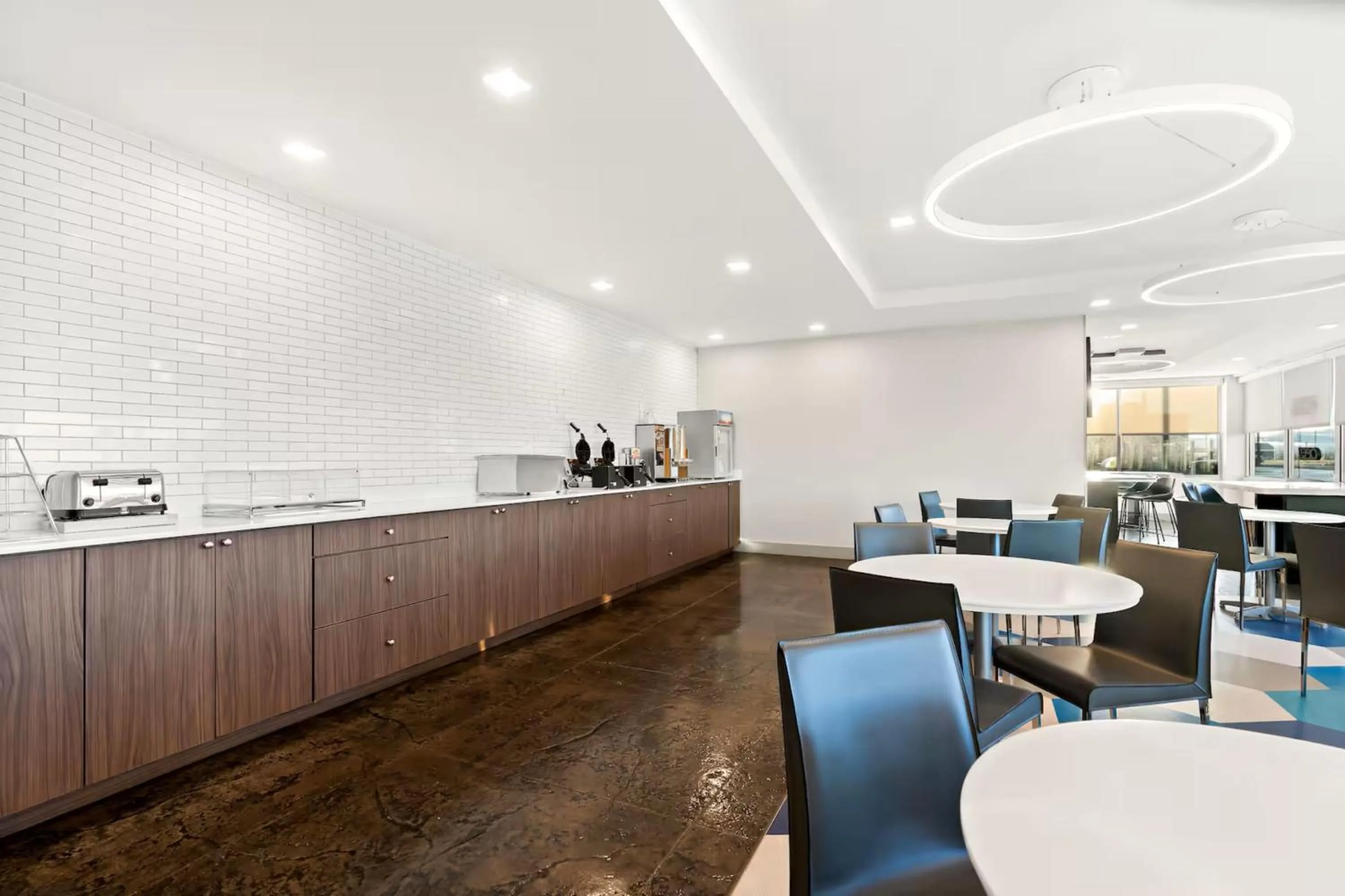 Breakfast in Holiday Inn Express & Suites George - Quincy South by IHG