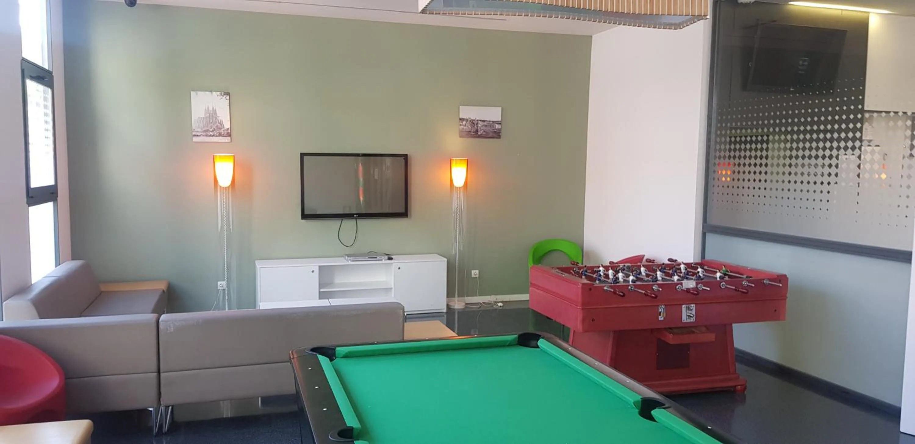 Billiard in Alojamientos Universitarios Resa Hipatia