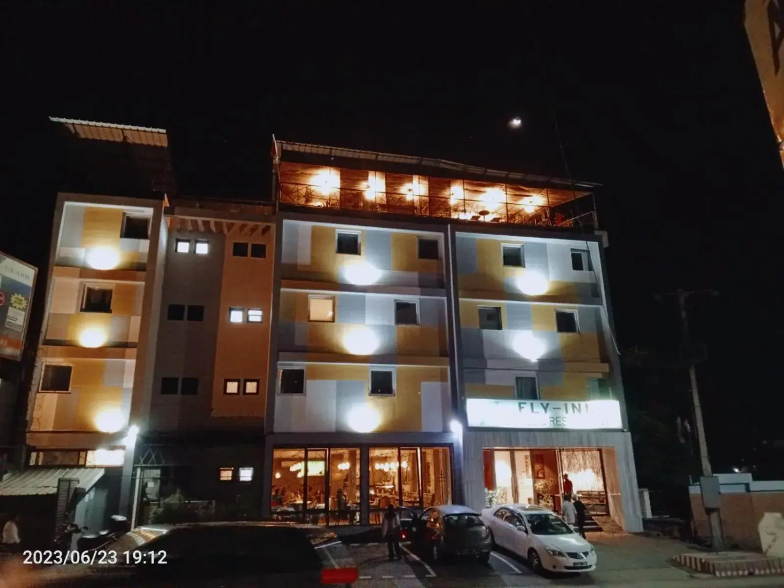 FLY INN Madagascar HOTEL - Navette GRATUITE H24 - à 300m de l'Aéroport International Ivato-Antananarivo FLY INN Madagascar HOTEL - Navette GRATUITE H24 - à 300m de l'Aéroport International Ivato-Antananarivo