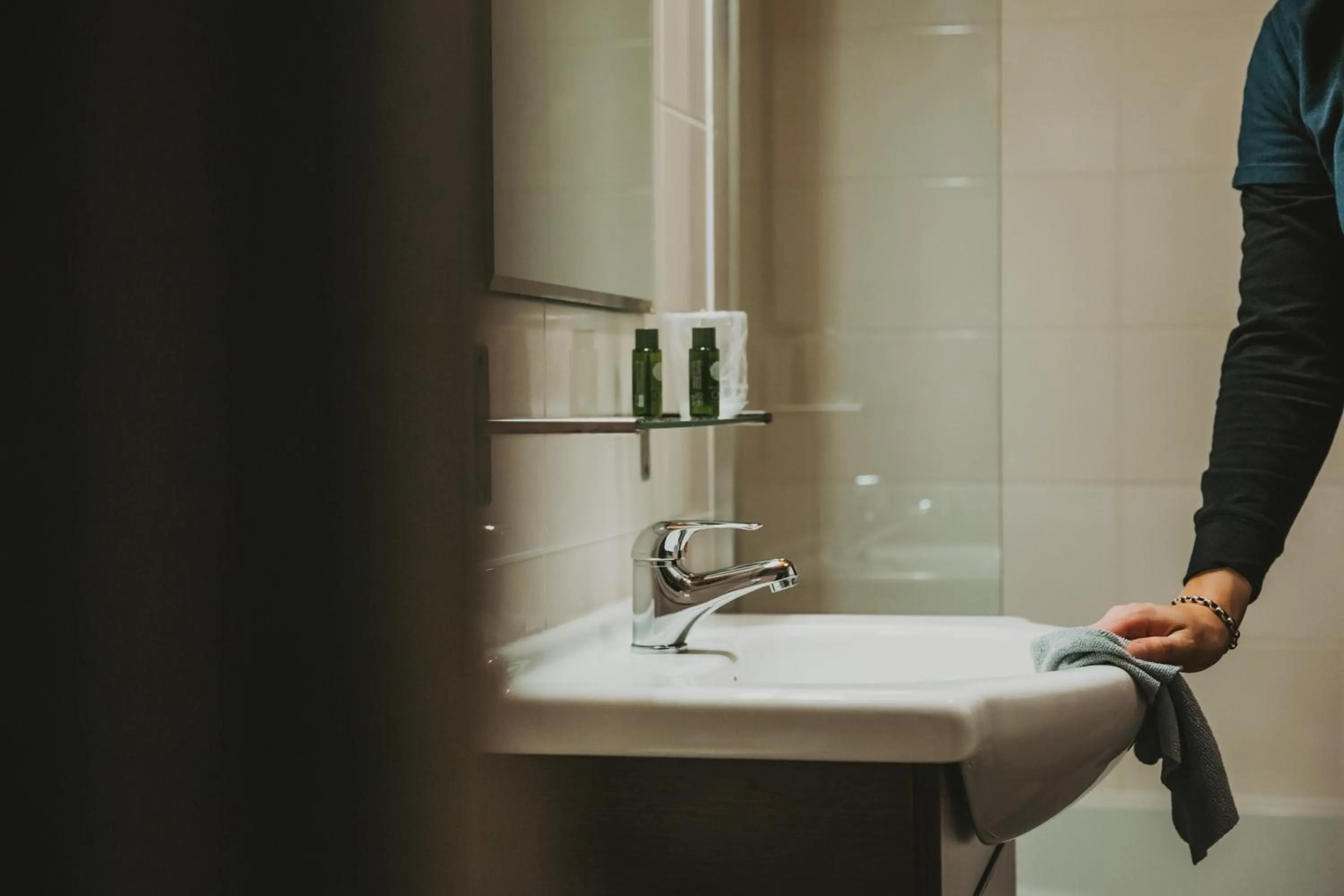 Bathroom in Hôtel Les Grangettes