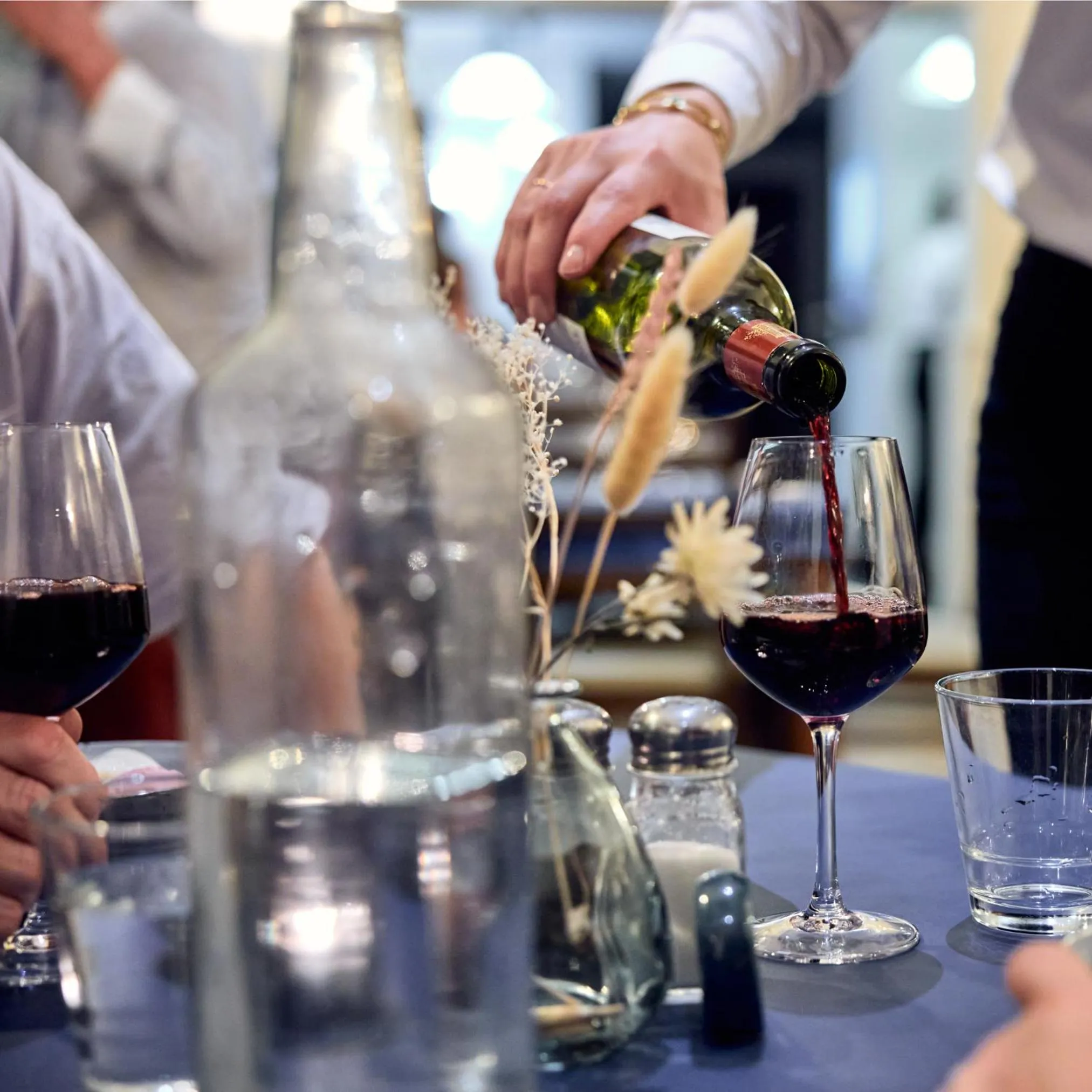 Restaurant/places to eat in Hôtel Les Grangettes