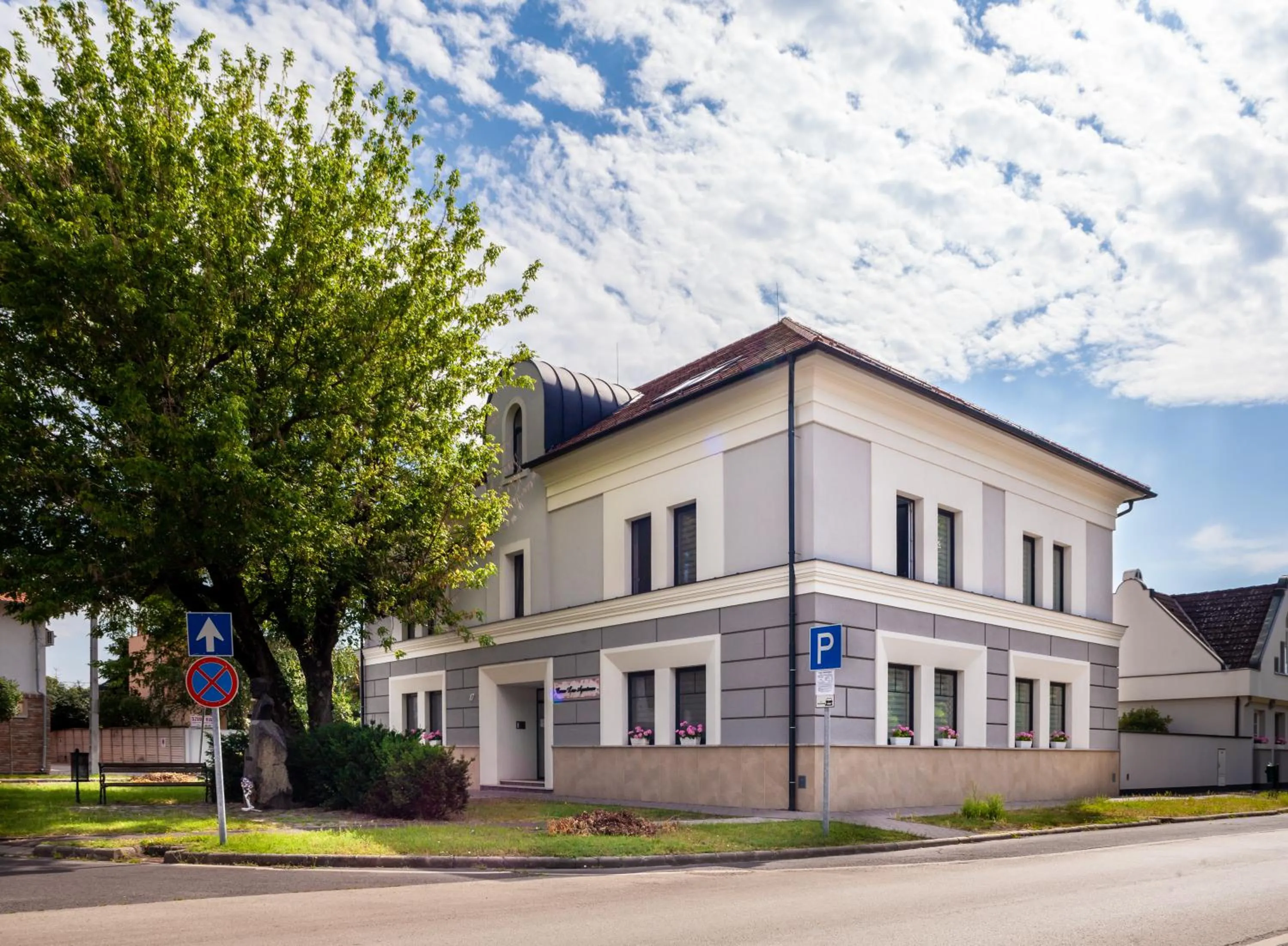 Property building in Corso Lux Apartman