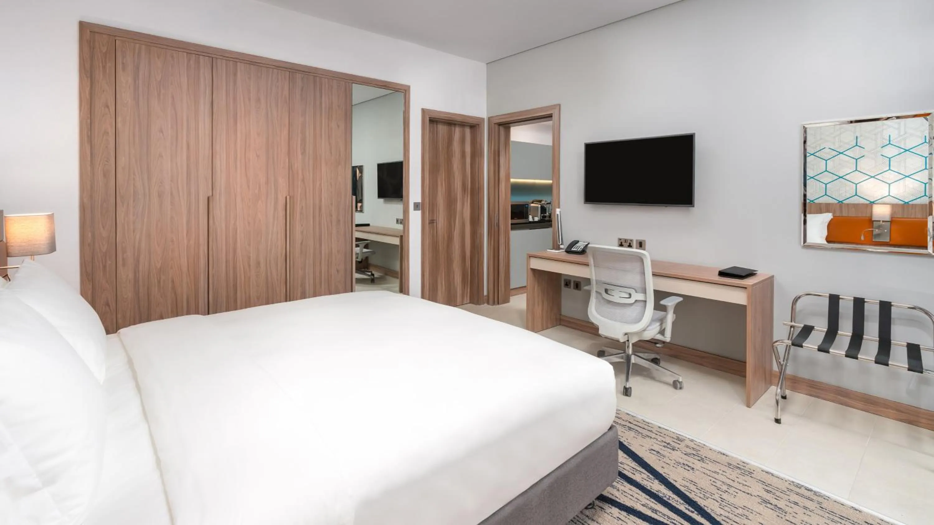 Photo of the whole room, Bed in Holiday Inn & Suites Al Jubail by IHG