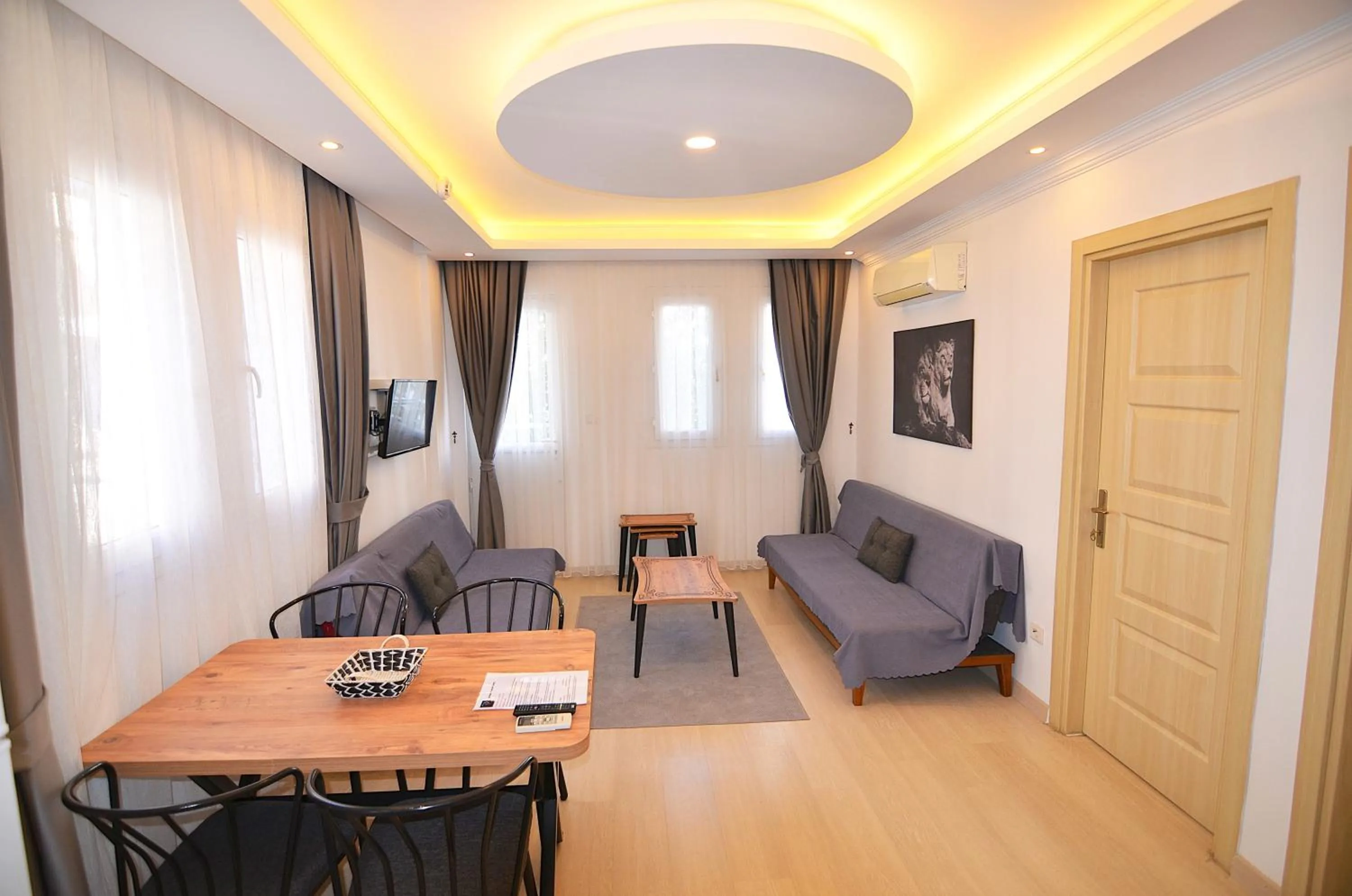 Dining area in Mykonut Apart Hotel