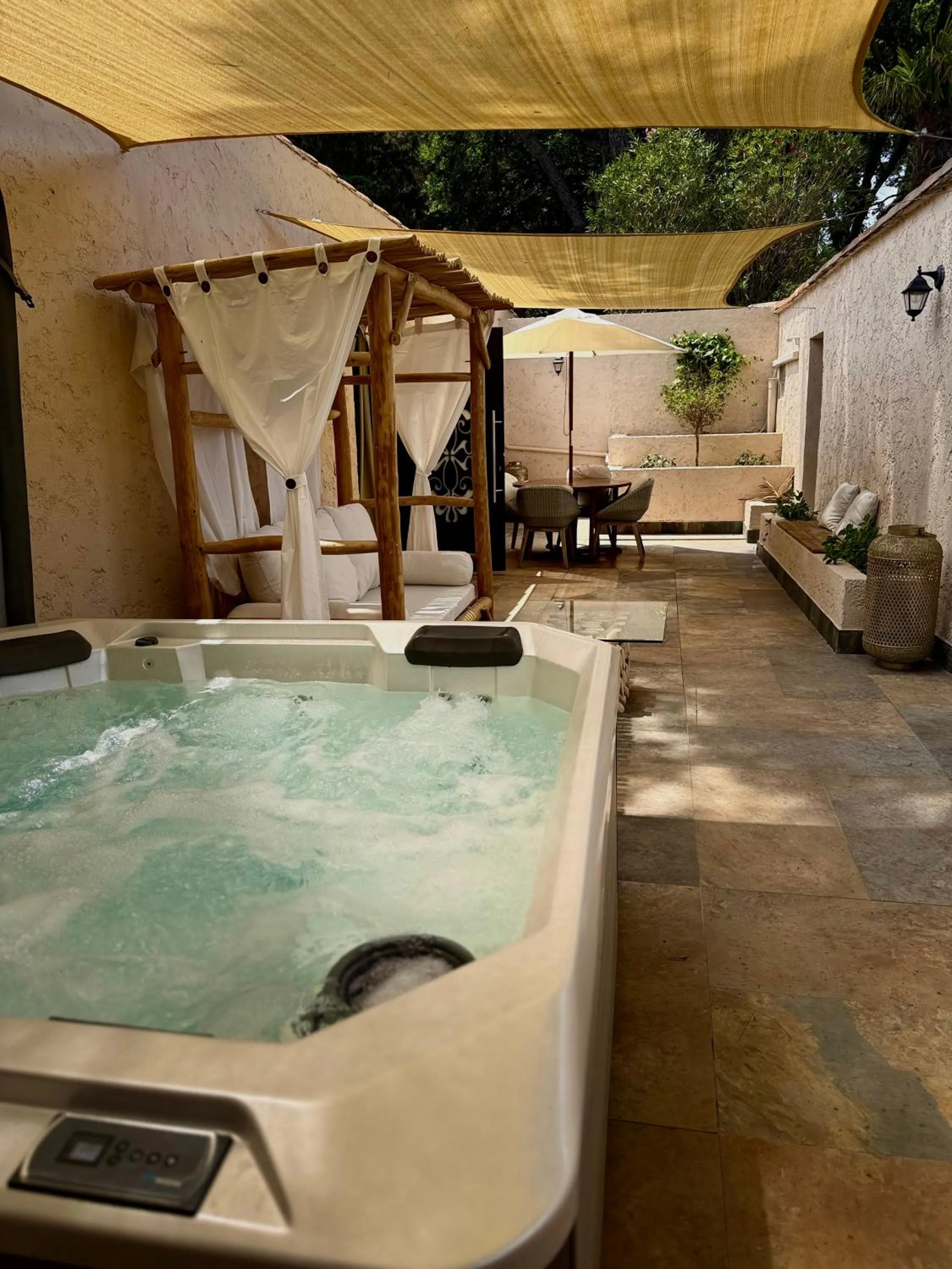 Patio in La Villa Dune, Hôtel & Spa