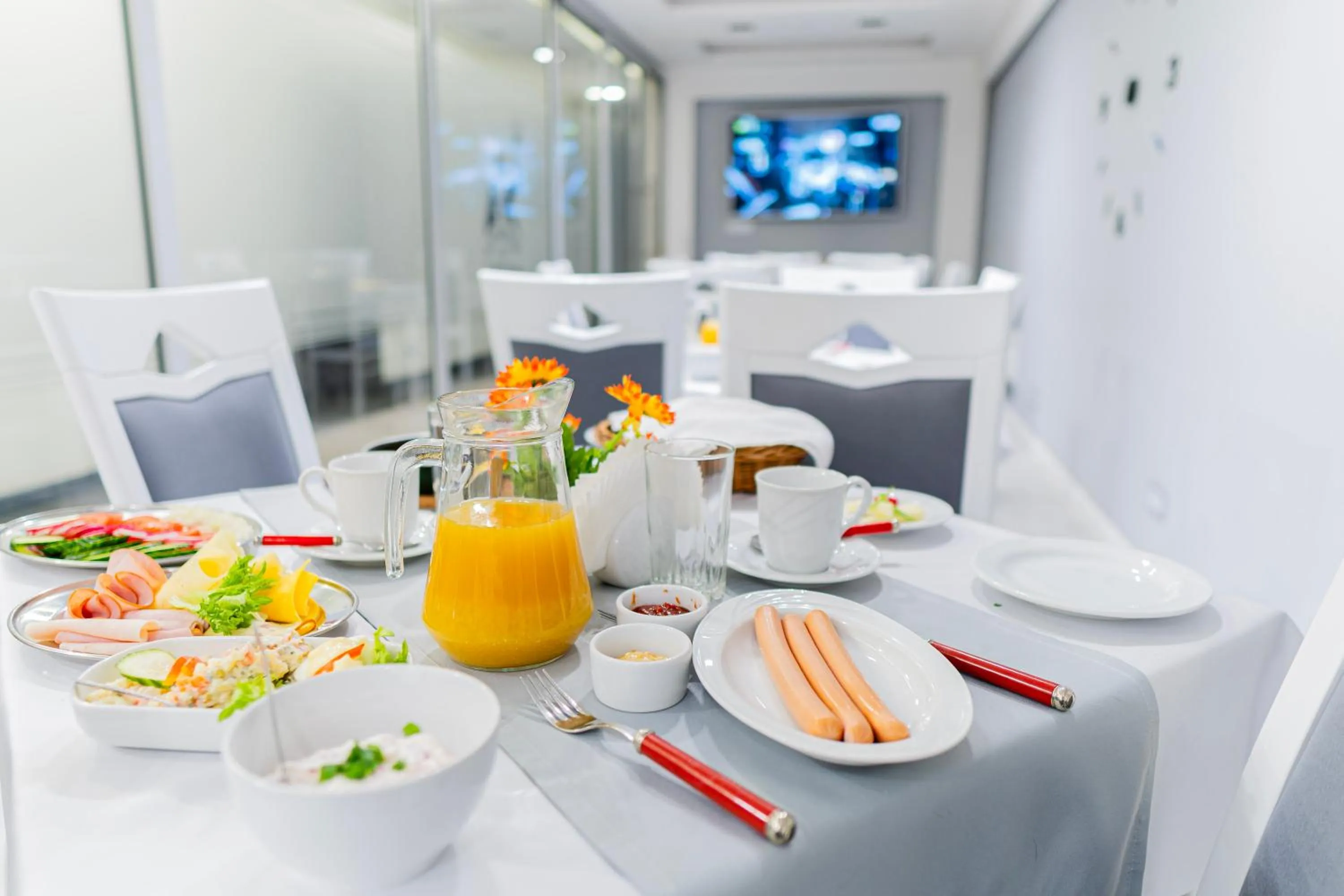 Food and drinks in Kamienica Pod Neptunem - Rynek Puck - Śniadanie w cenie - 200m do Molo