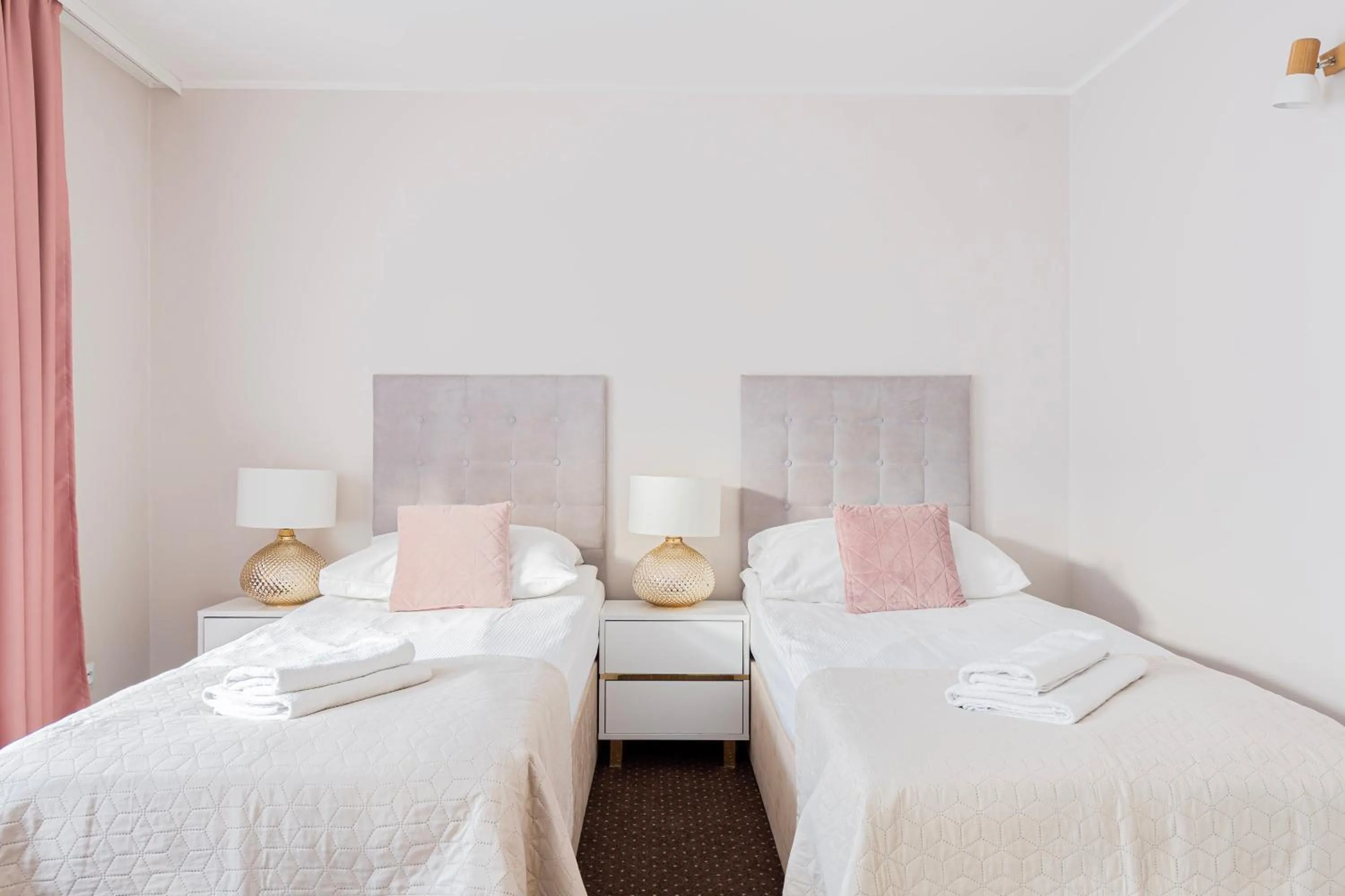 Bed in Kamienica Pod Neptunem - Rynek Puck - Śniadanie w cenie - 200m do Molo