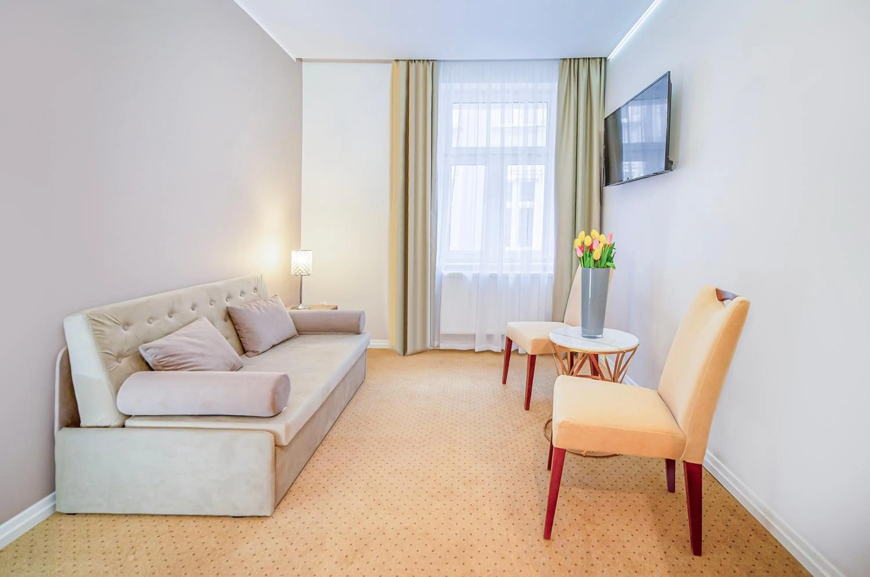 TV and multimedia in Kamienica Pod Neptunem - Rynek Puck - Śniadanie w cenie - 200m do Molo