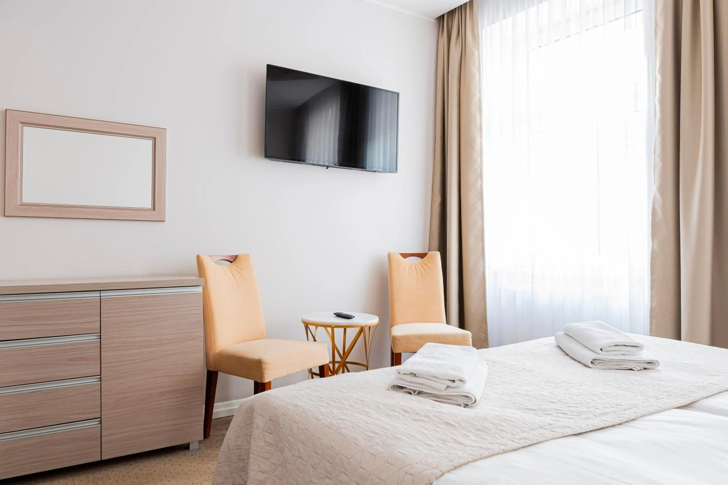 Bed in Kamienica Pod Neptunem - Rynek Puck - Śniadanie w cenie - 200m do Molo