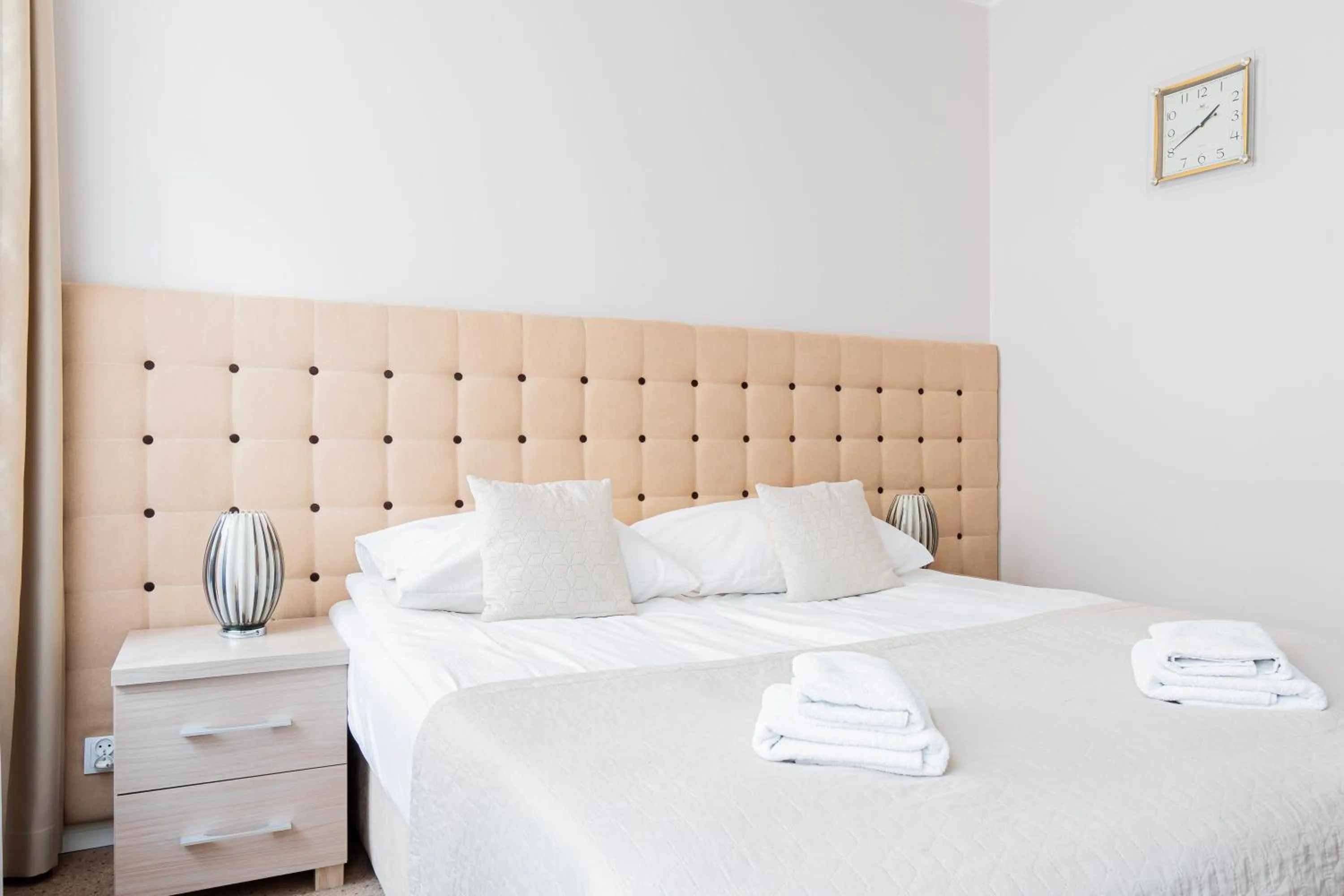 Bed in Kamienica Pod Neptunem - Rynek Puck - Śniadanie w cenie - 200m do Molo