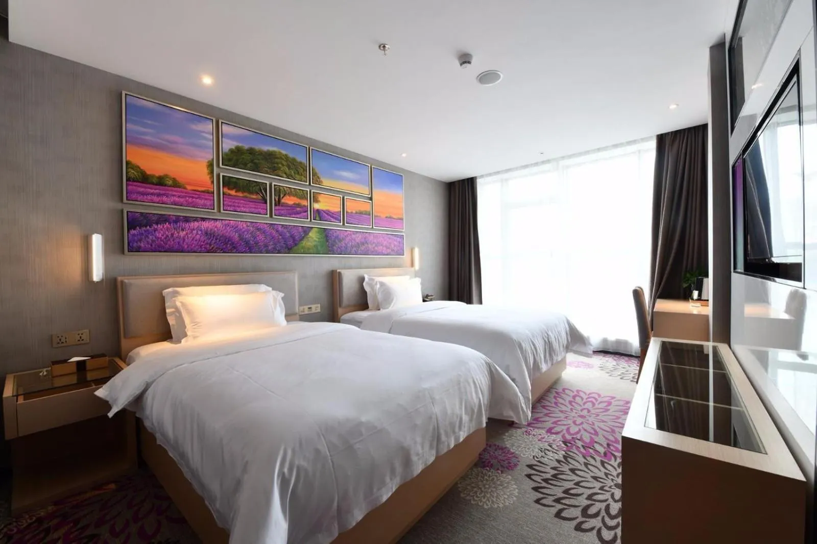 Bed in Lavande Hotel Huizhou High-speed Railway South Station Wanlian Square